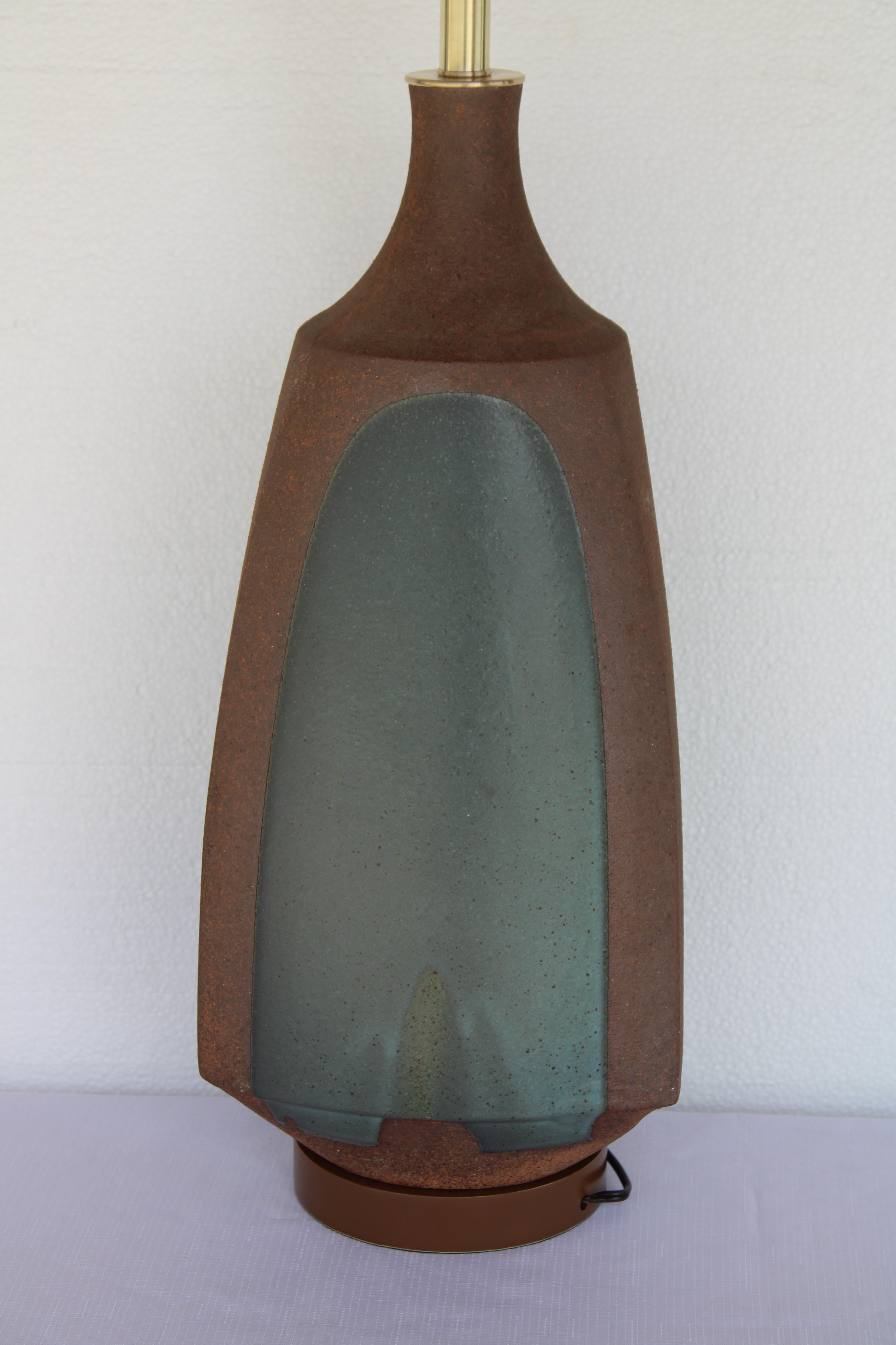 Three Sided Stoneware Lamp by David Cressey In Good Condition For Sale In Palm Springs, CA