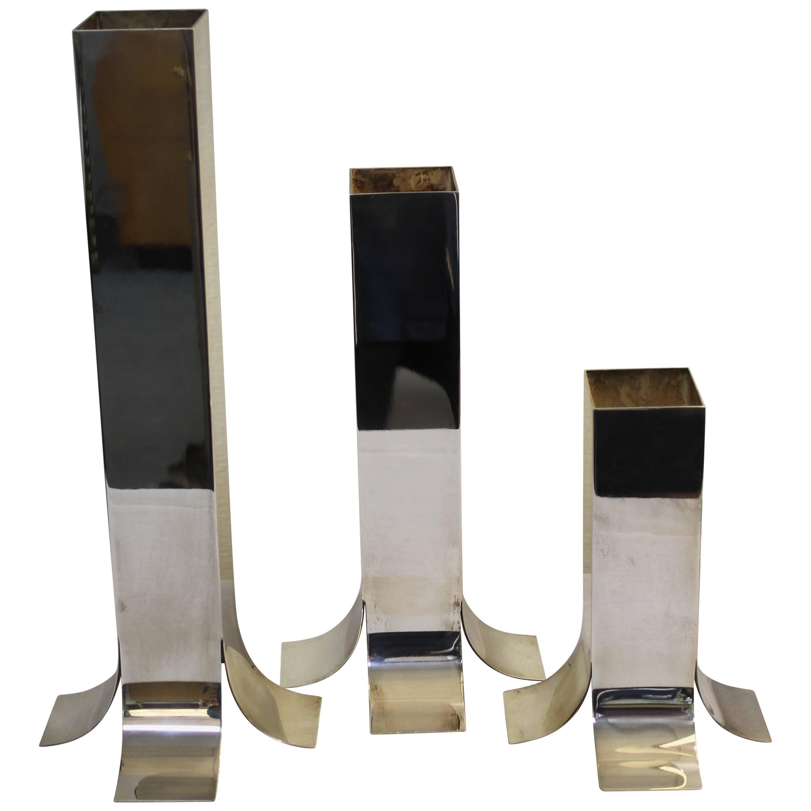 Trois vases en métal argenté de Lino Sabattini en vente