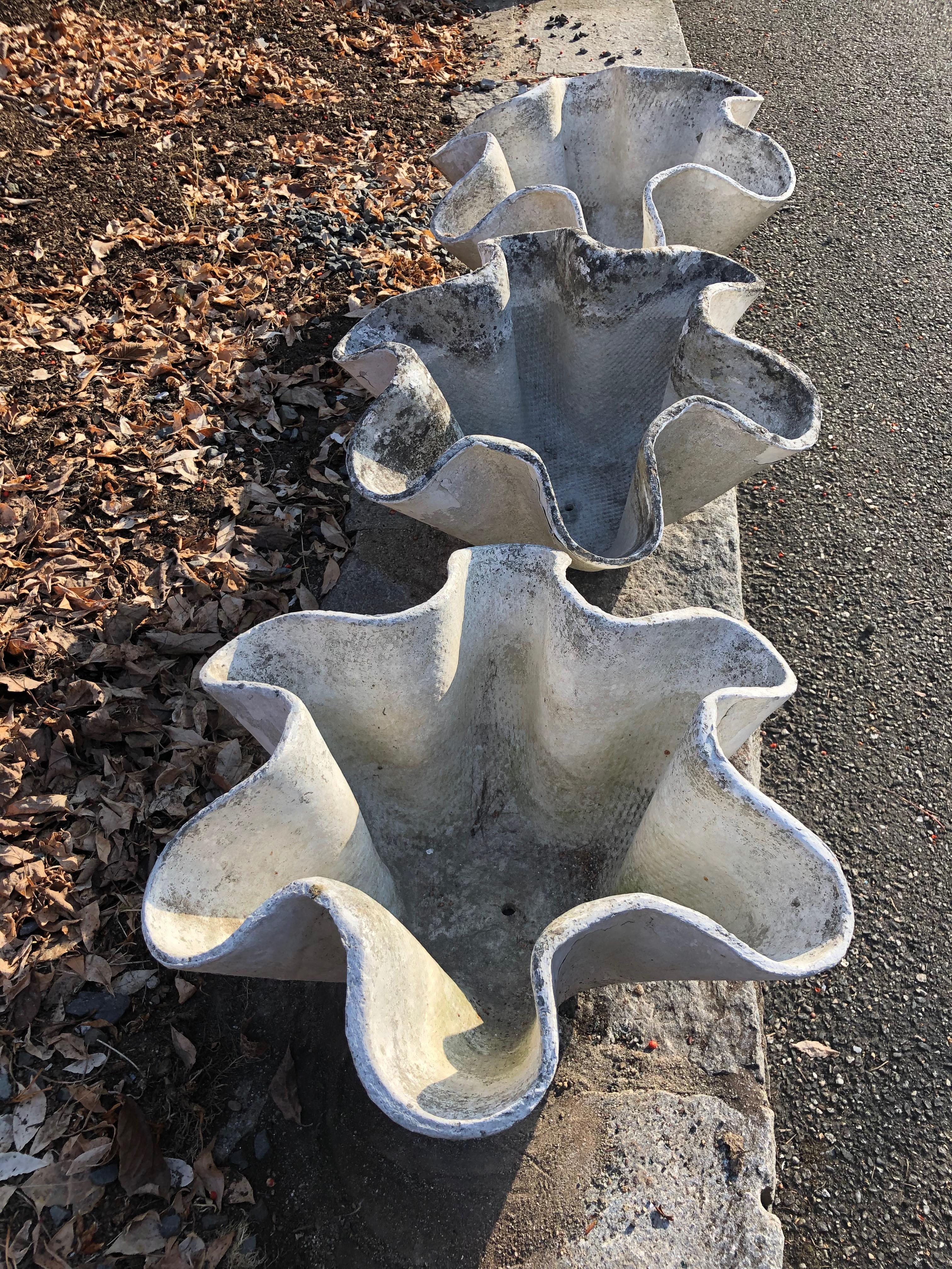 Three Small Biomorphic Planters Designed by Willy Guhl In Good Condition In Woodbury, CT