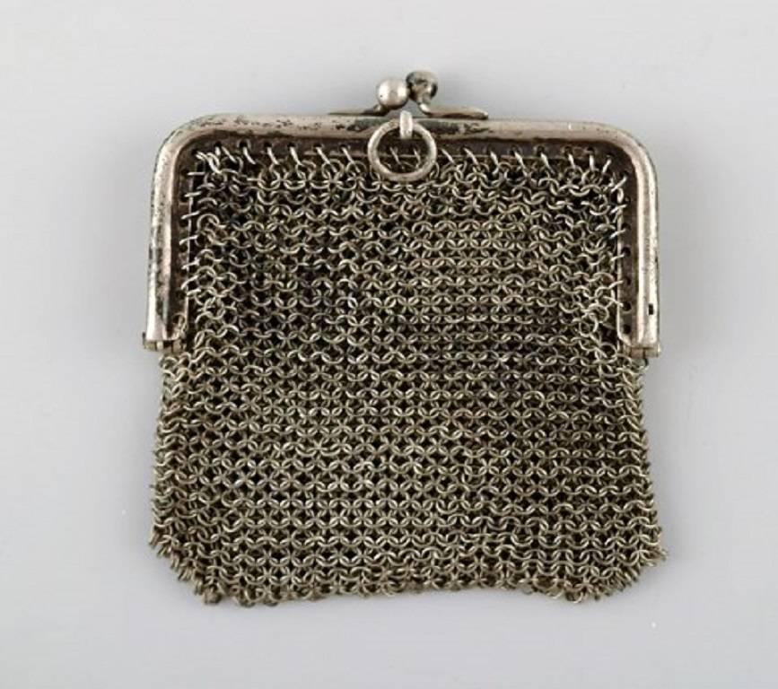 Drei kleine silberne Damen Geldbörsen, um 1900, gestrickte Tasche (Skandinavisch) im Angebot