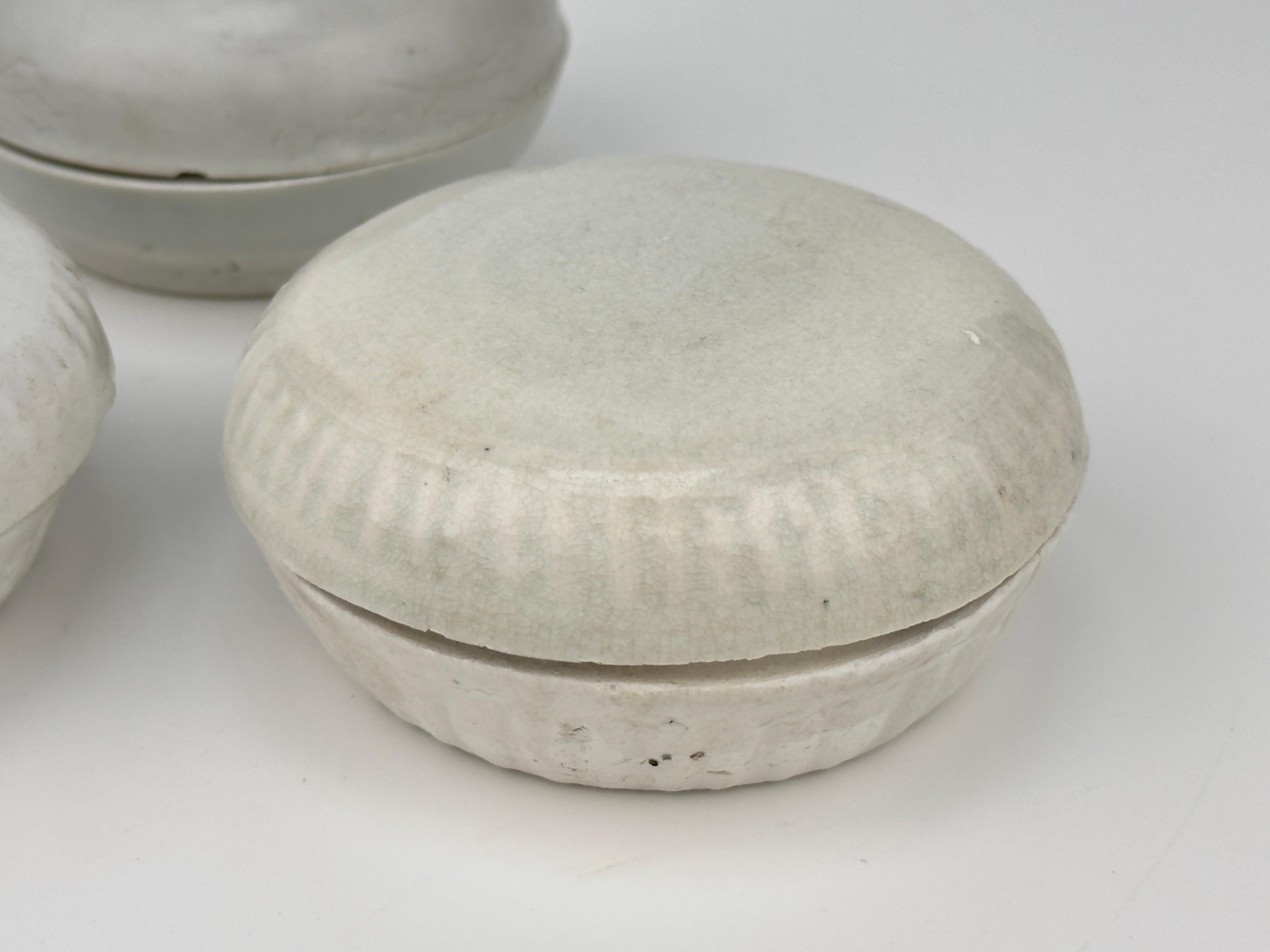 Late 17th Century Three Small White-glazed Circular Boxes and Coveres, Qing Dynasty, Kangxi Era, C For Sale