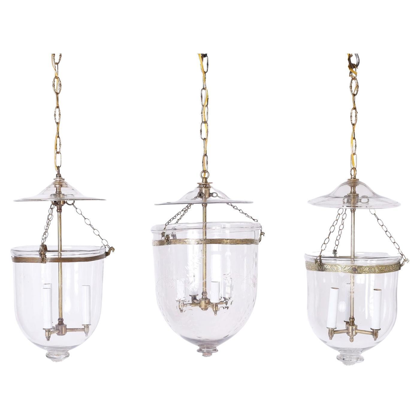 Trois lampes à suspension à cloche de fumée, prix individuel en vente