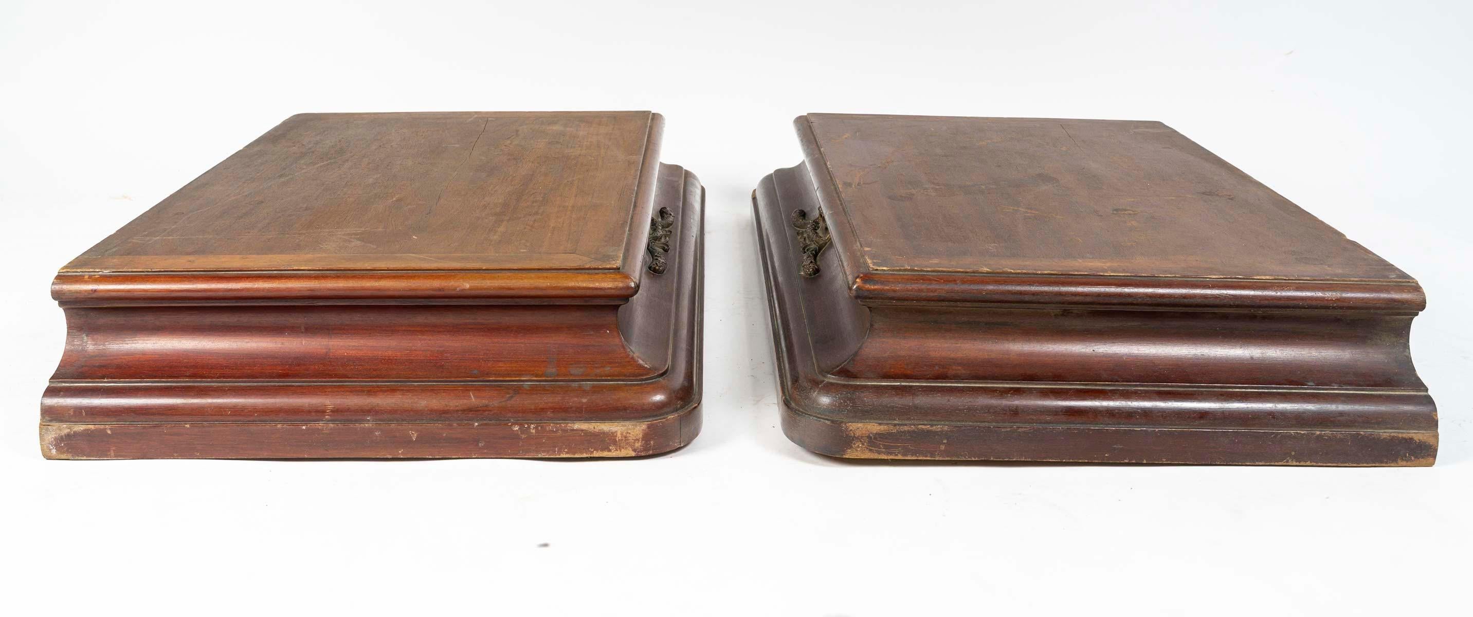 Tre espositori in mogano massiccio, XIX secolo, periodo Napoleone III. in vendita 1