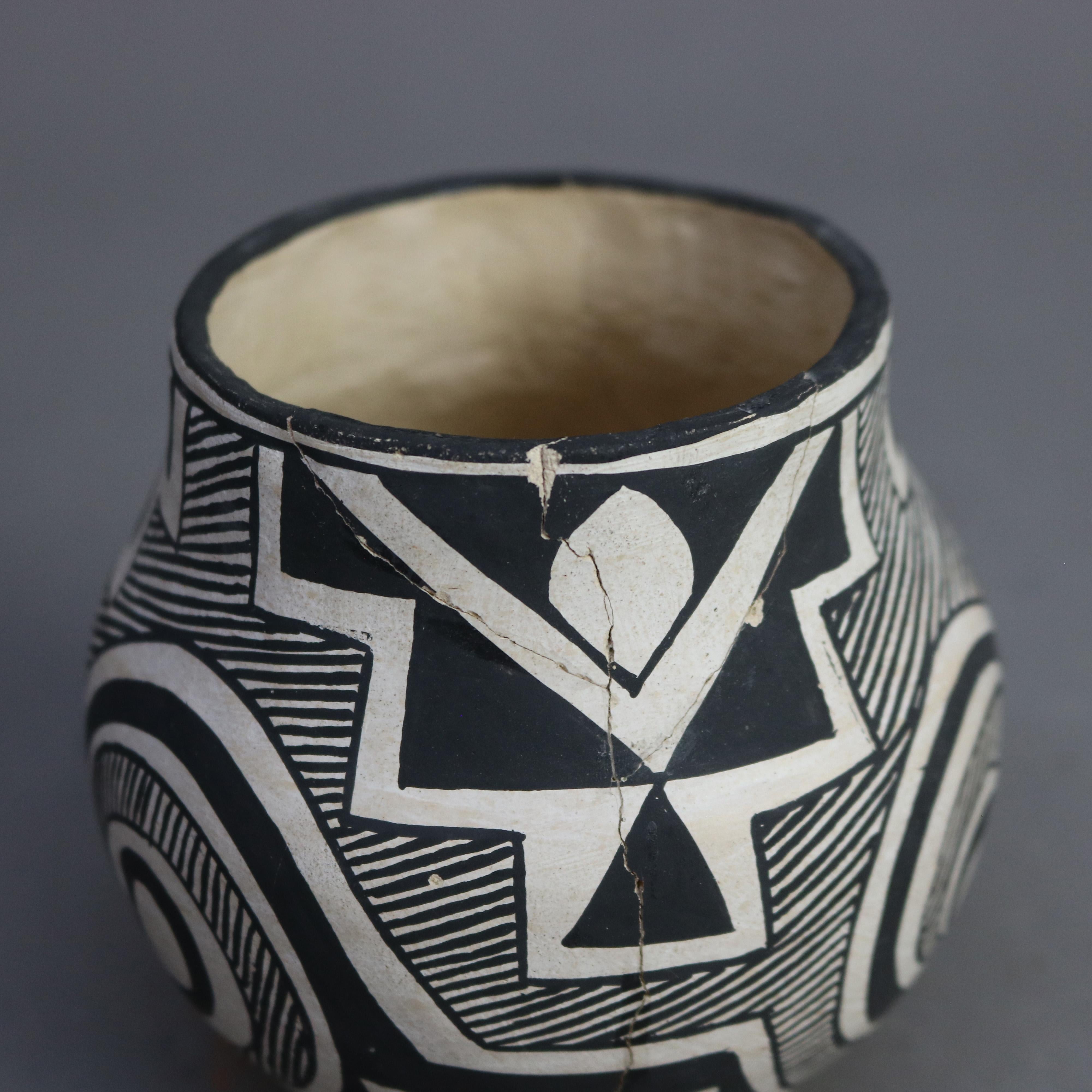 Three Southwestern Native American Acoma Pottery Artist Signed Vessels 20thC 4