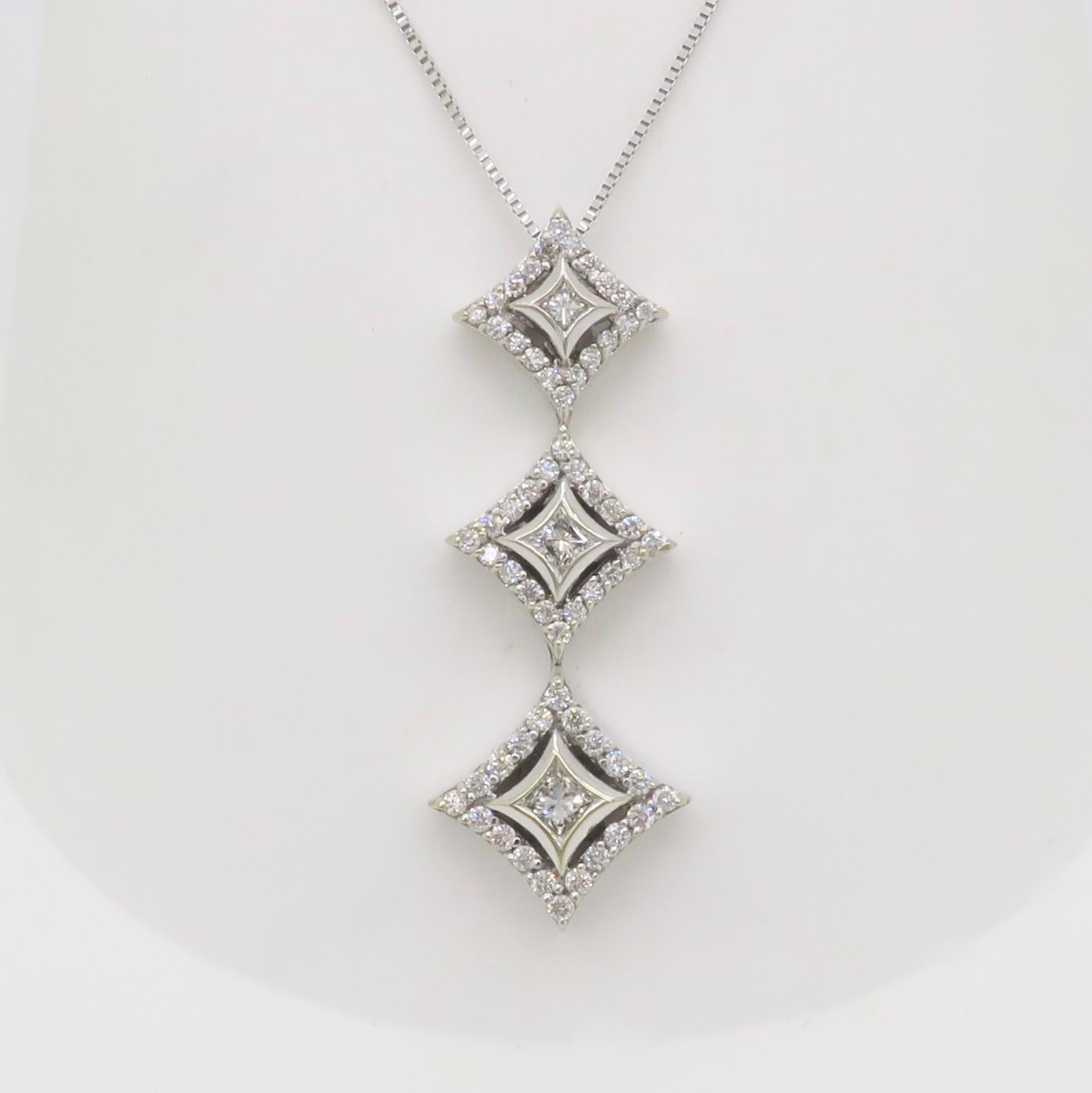 Taglio princess Collana con tre stelle e diamanti in vendita