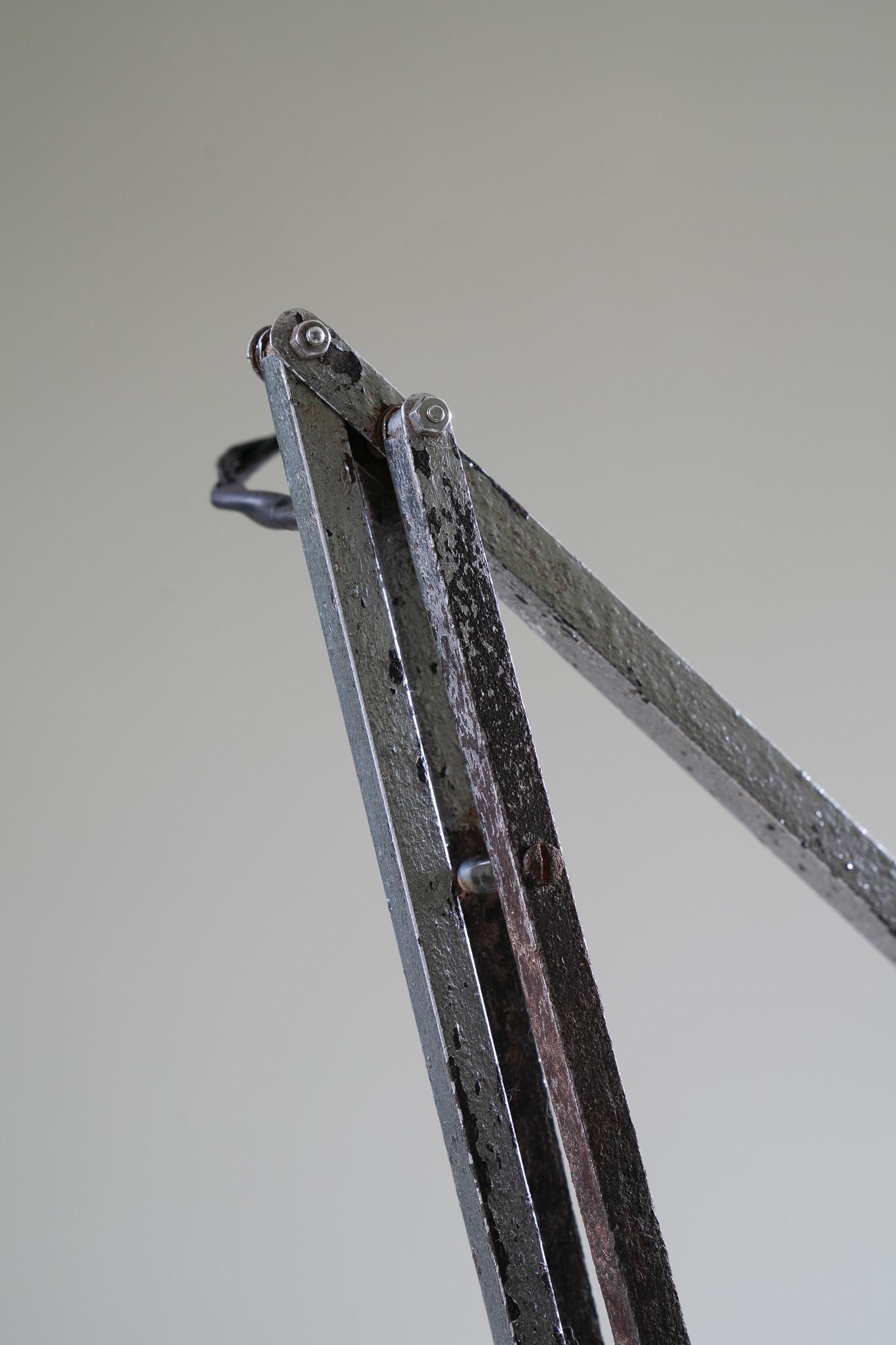 Three Step Anglepoise 7