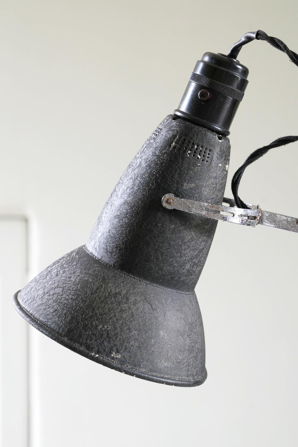 Iron Three Step Anglepoise