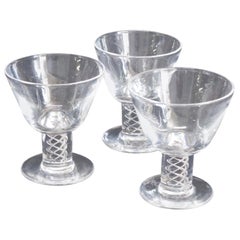 Trois verres à apéritif en cristal Steuben:: signés