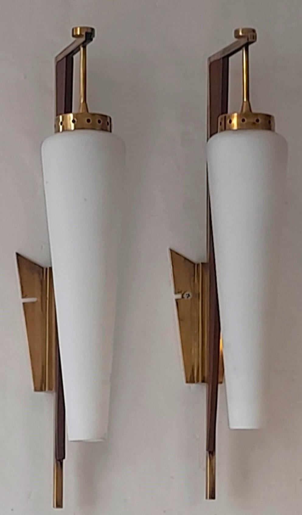 Three Stilnovo Sconces Wall Lights Brass Satin Glass Wood Accents, Italy, 1950s In Good Condition For Sale In Frankfurt am Main, DE