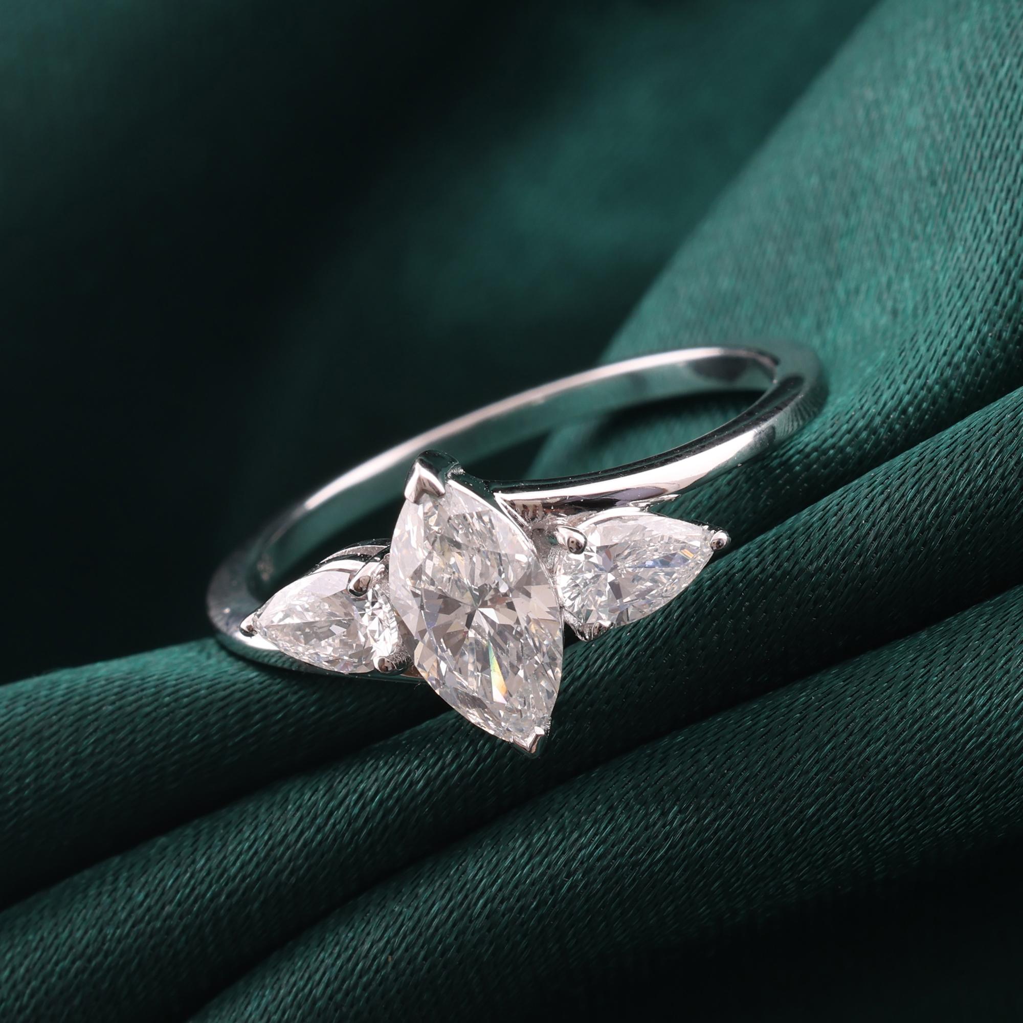 En venta: Anillo de compromiso de diamantes naturales talla múltiple de tres piedras y 1,18 qt Oro blanco de 18 quilates  6