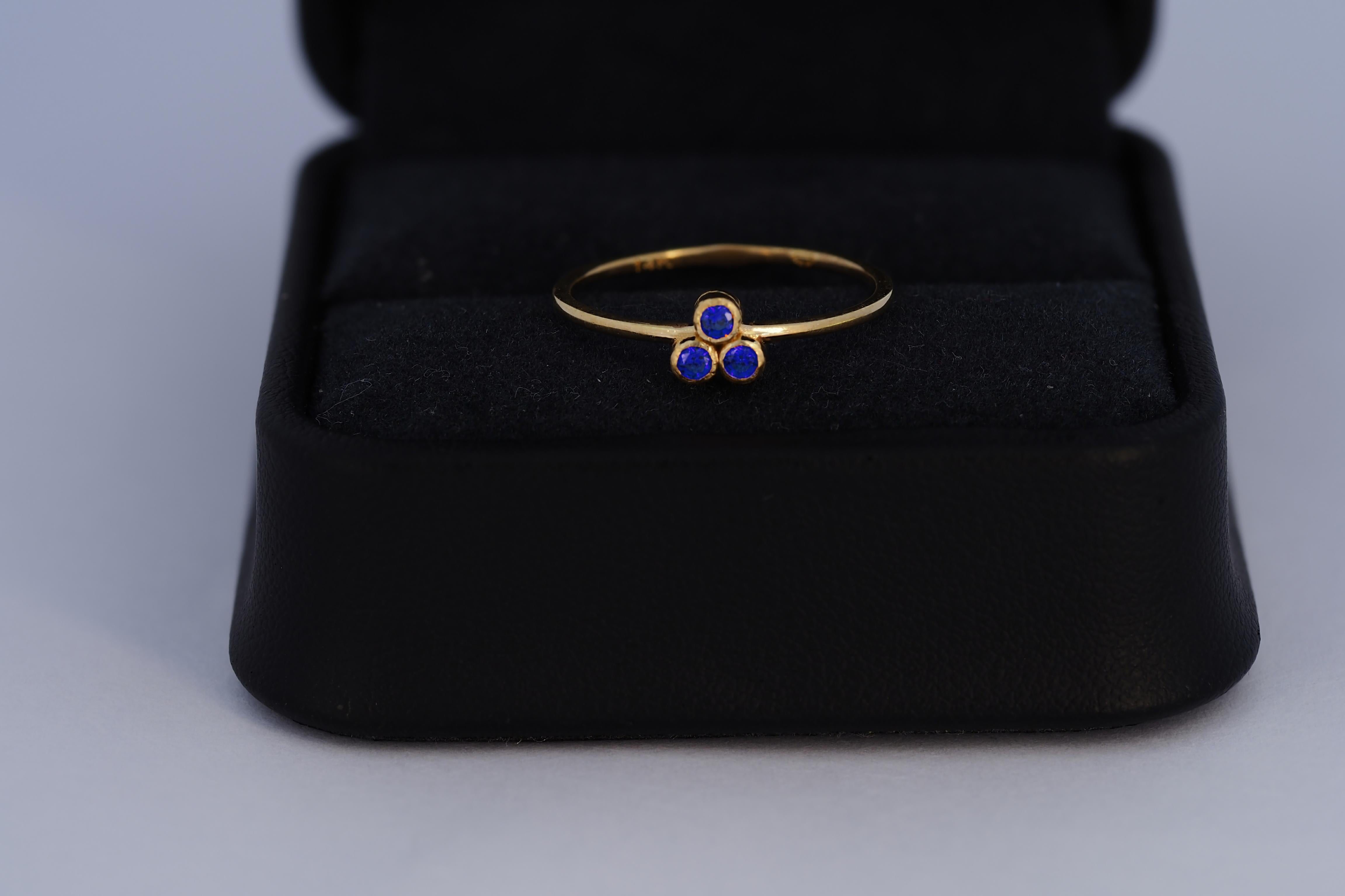 in vendita:  Anello con tre pietre in oro 14k 5