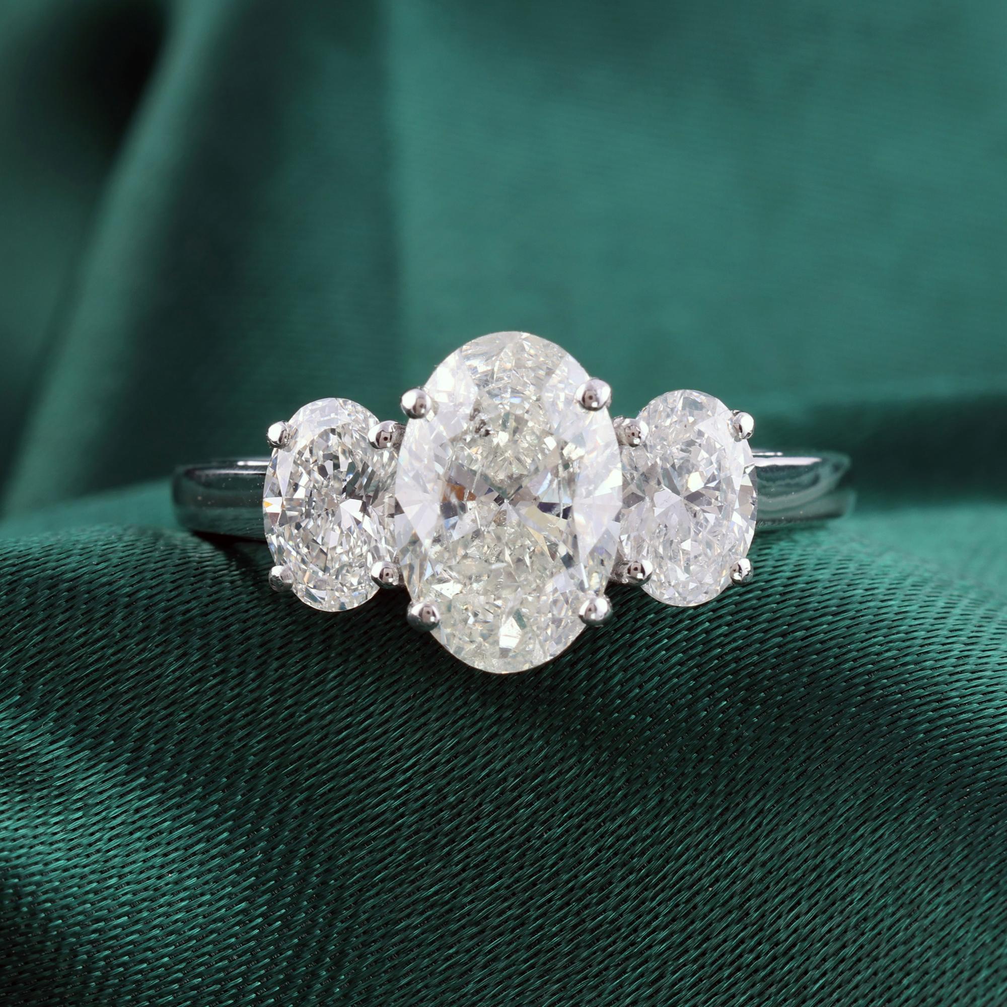 Im Angebot: Drei Stein 2.48Ct Oval zertifiziert Diamant Verlobungsring 18K Weißgold Schmuck () 3