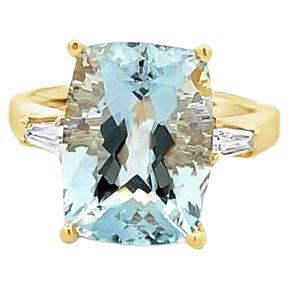 Dreistein Aquamarin 6,75CT & Baguette 0,20CT Diamantring aus 14k Gelbgold