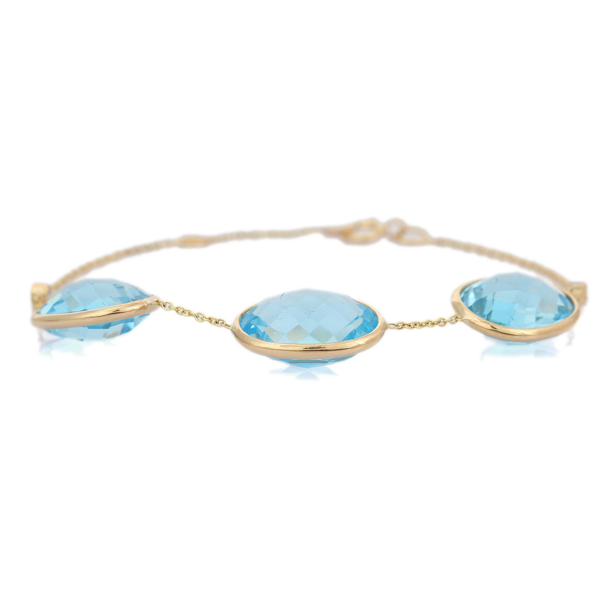 Modern Three Stone Blue Topaz Chain Bracelet in 18 Karat Solid Yellow Gold For Sale