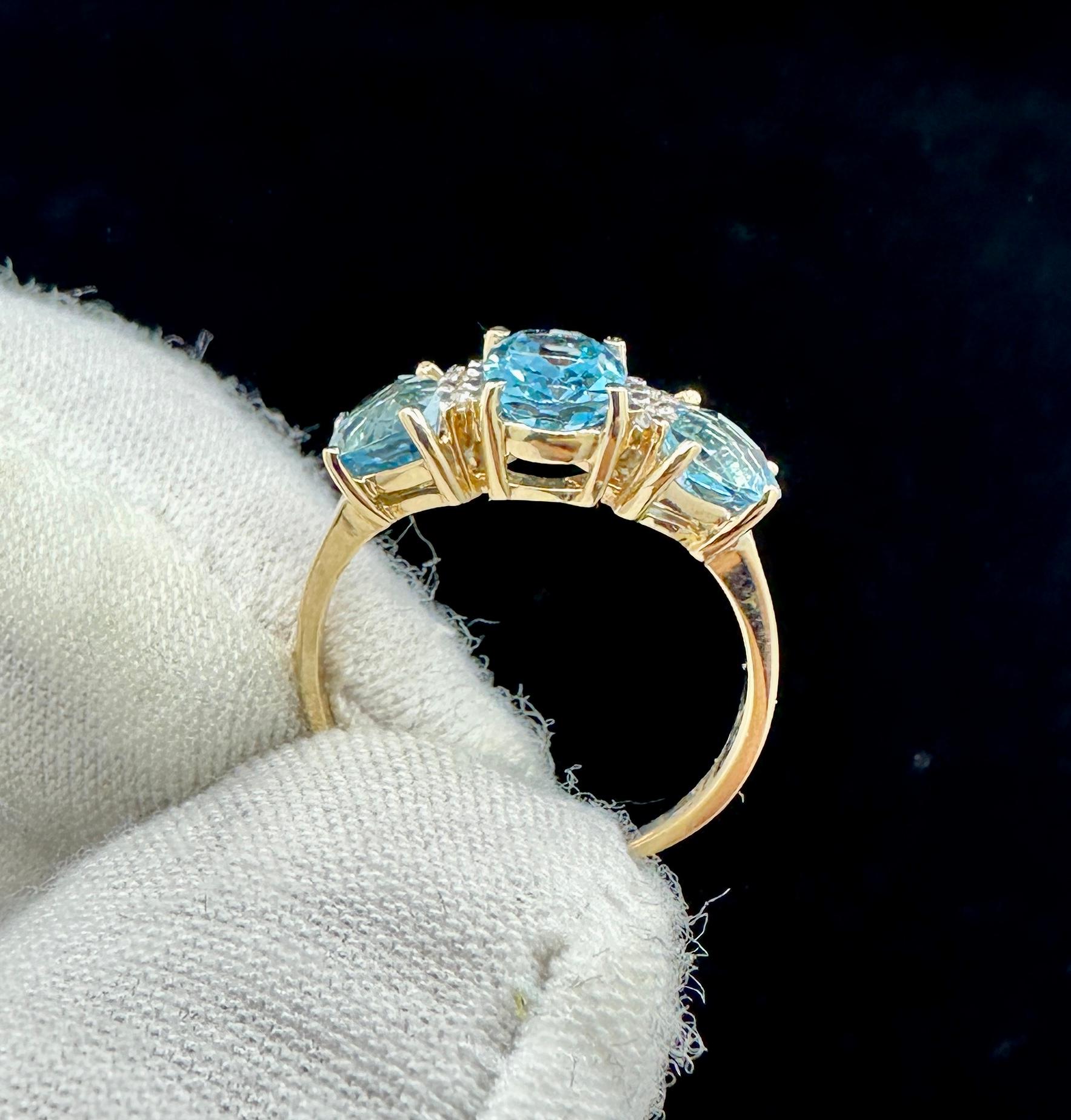 Blauer Topas Ring mit drei Steinen 6 Diamanten 14 Karat Gold Band Stacking Cocktail Ring im Angebot 5