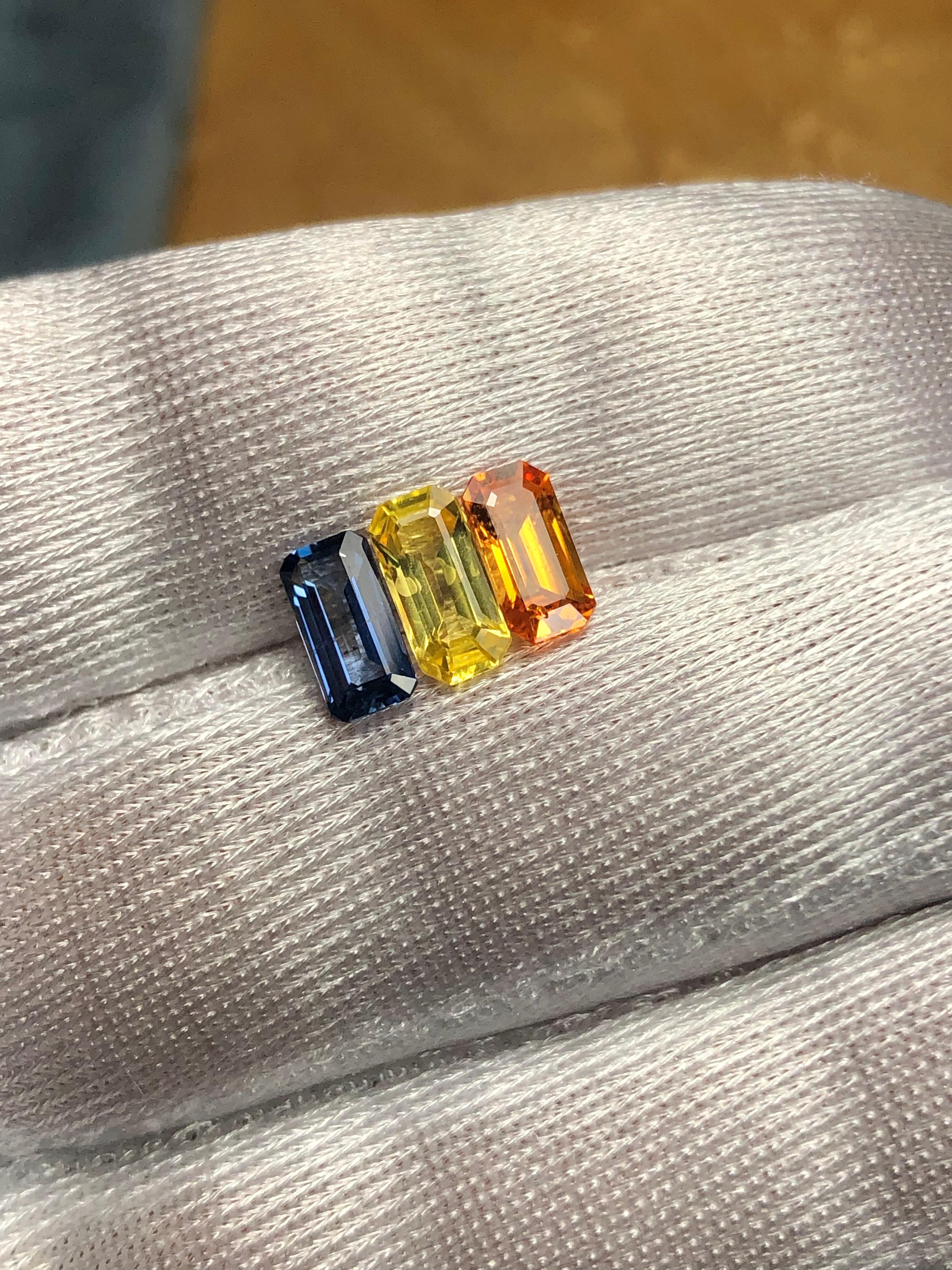 Multicolor Three Stone Ceylon Sapphire 3.17 Carat For Sale 3
