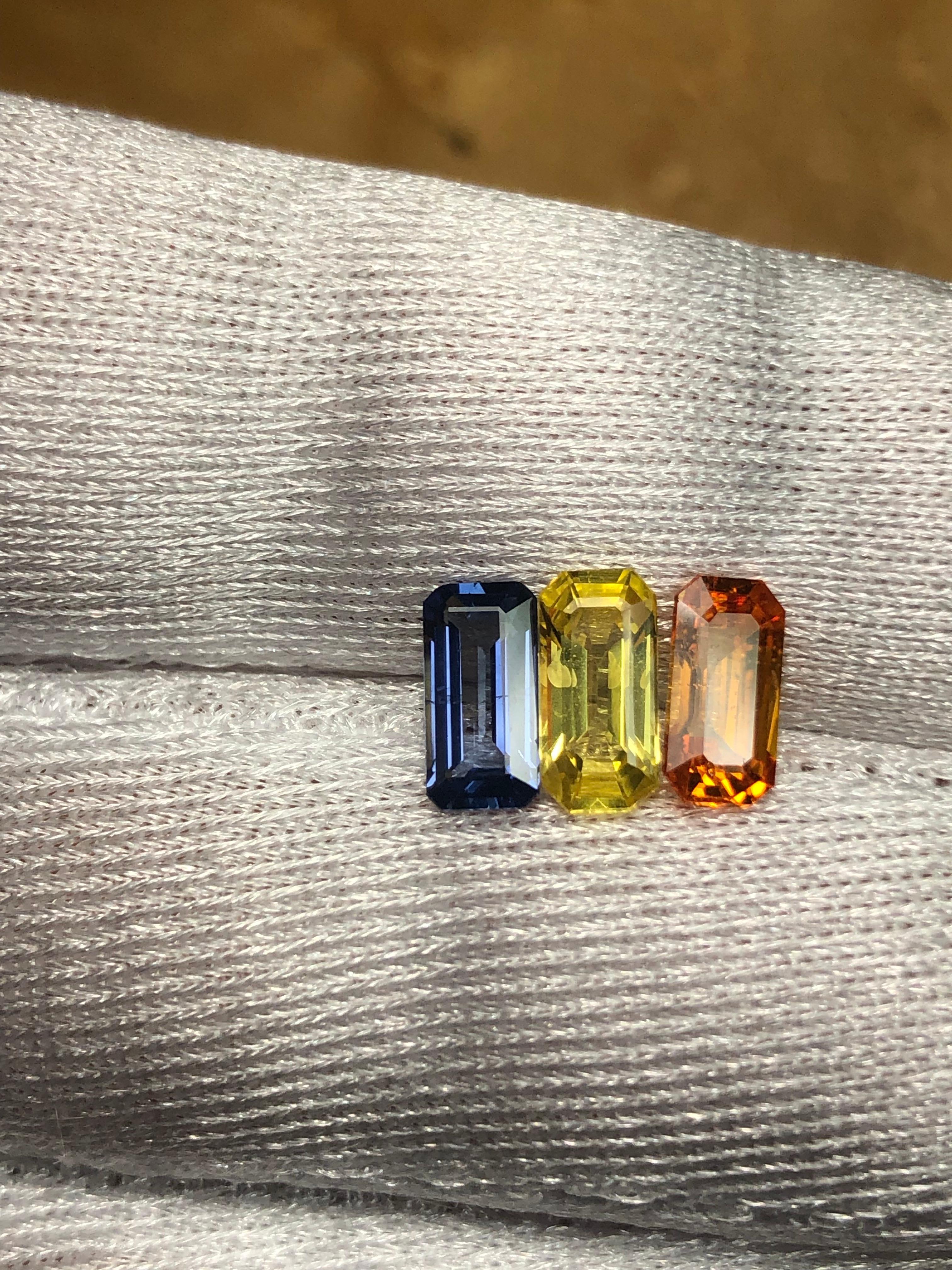 Women's Multicolor Three Stone Ceylon Sapphire 3.17 Carat For Sale