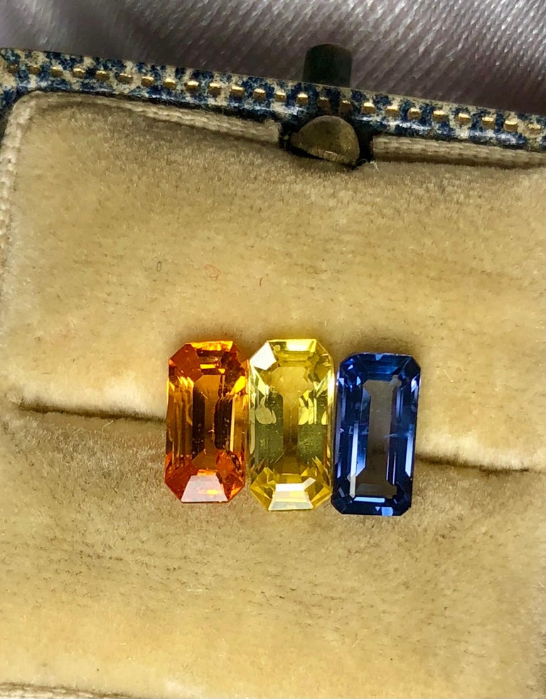Multicolor Three Stone Ceylon Sapphire 3.17 Carat For Sale at 1stDibs