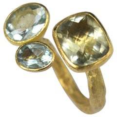 Three-Stone Cluster 18 Karat Gold Ring with Green Amethyst and Aquamarines