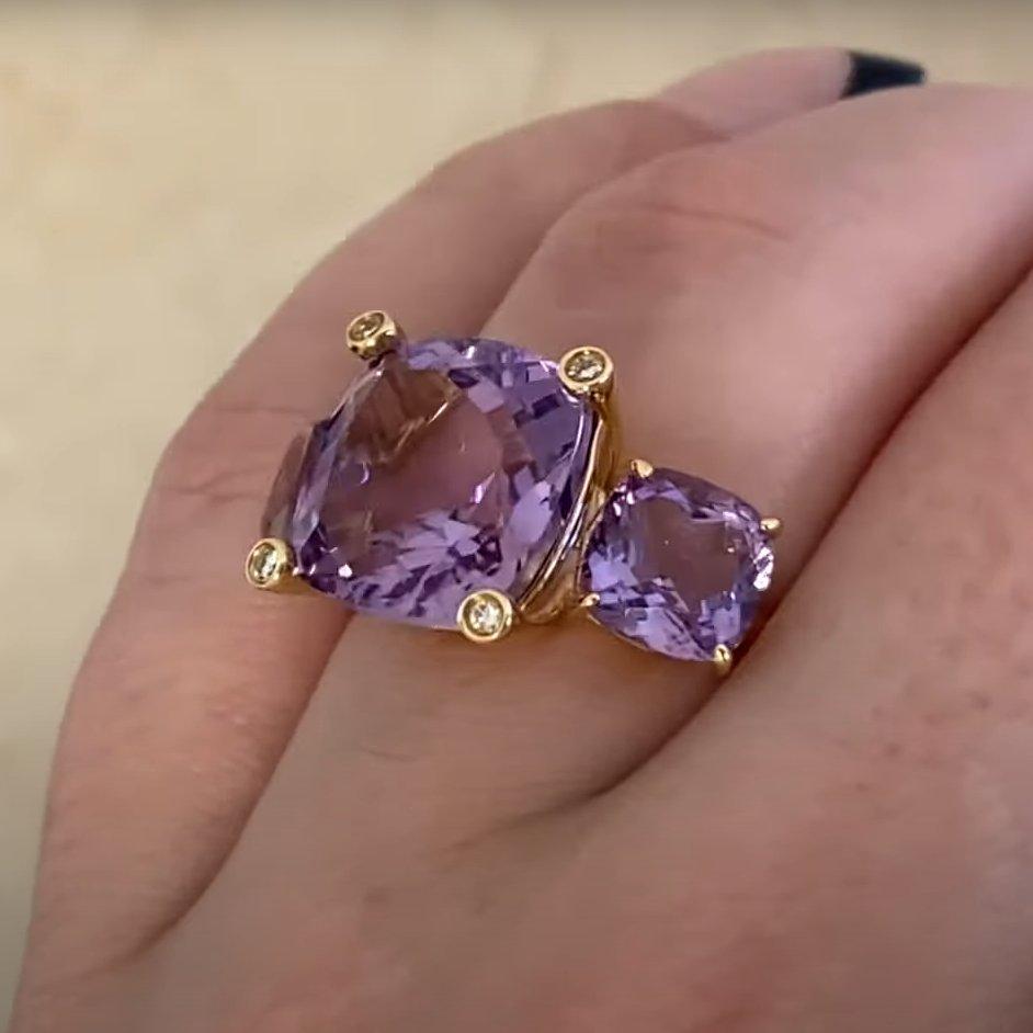 Bague en or jaune avec améthyste taille coussin (environ 7,80 carats) Pour femmes en vente