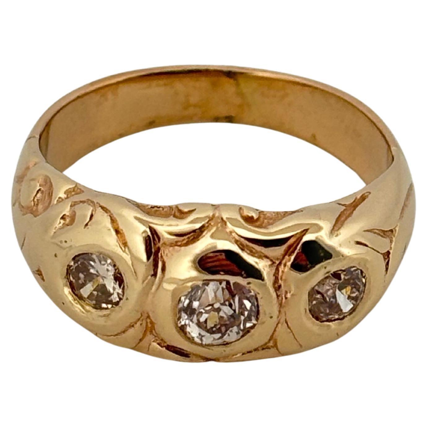 Drei Stein Diamant 0,66ctw 14K Gelbgold Band Ring (Alteuropäischer Schliff) im Angebot