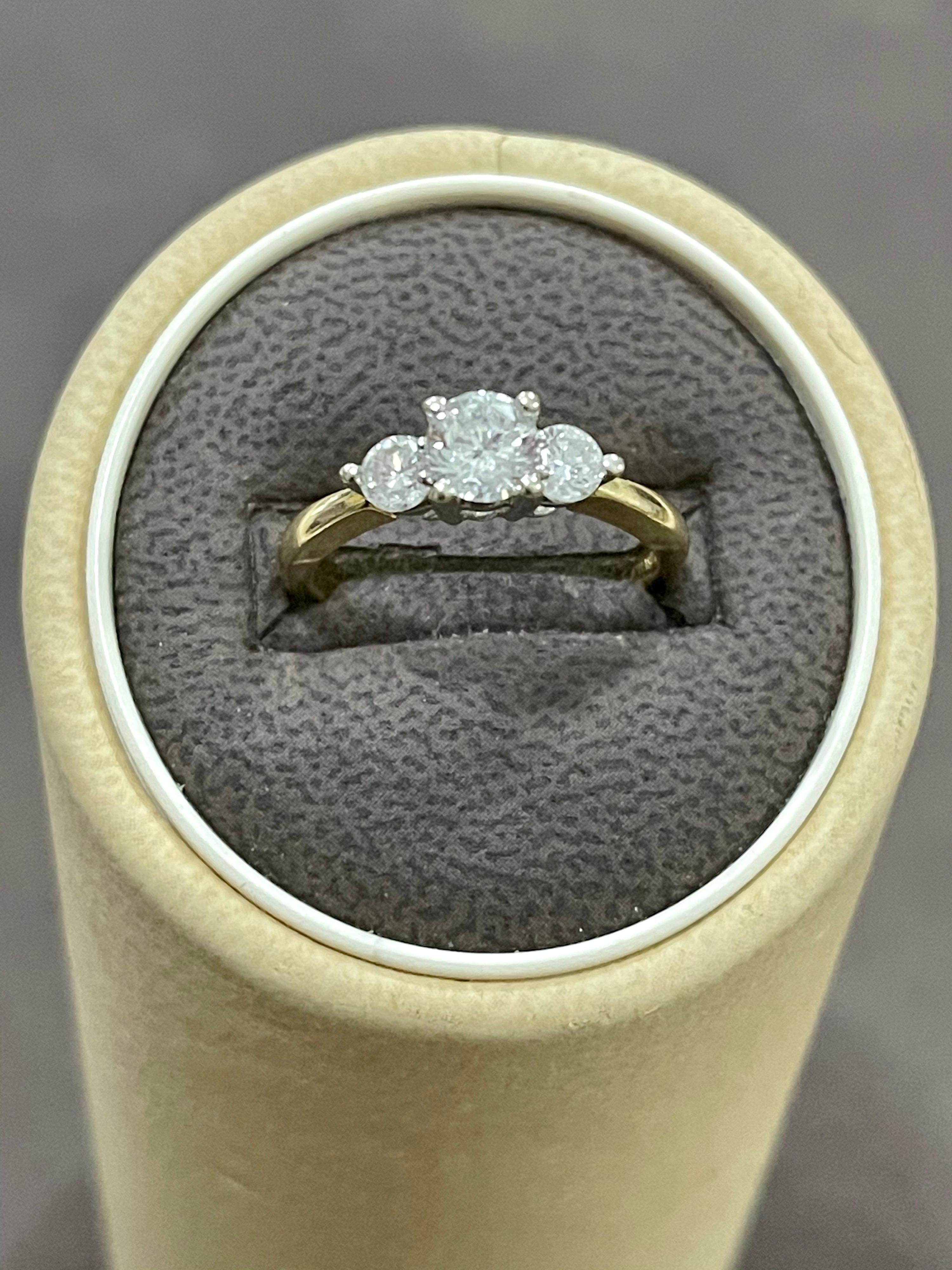 Three-Stone Diamond 1.0 Carat Traditional Ring/Band 14 Karat Yellow Gold In Excellent Condition For Sale In New York, NY