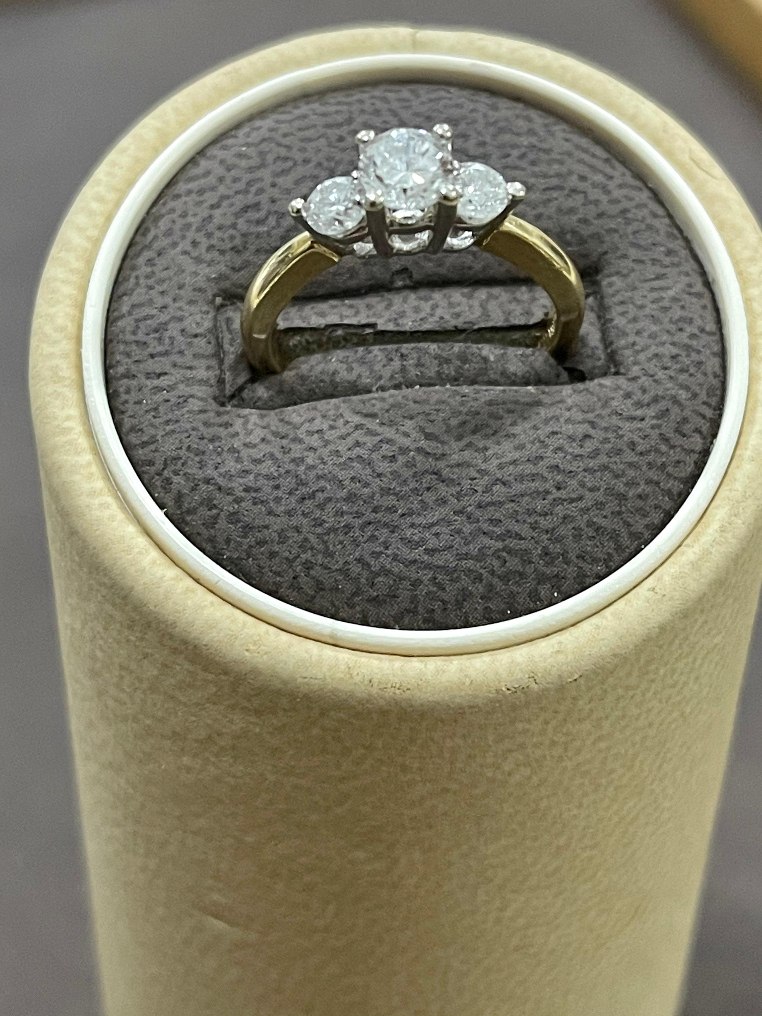 Three-Stone Diamond 1.0 Carat Traditional Ring/Band 14 Karat Yellow Gold For Sale 2