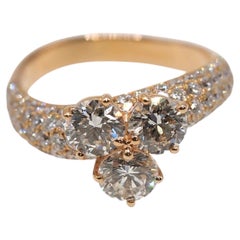 Elegante anello con tre diamanti in oro 18 carati, 1,53 carati