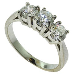 Used Three-Stone DIAMOND 3 Stones Ring in White Gold1.5 Carat - Sizable