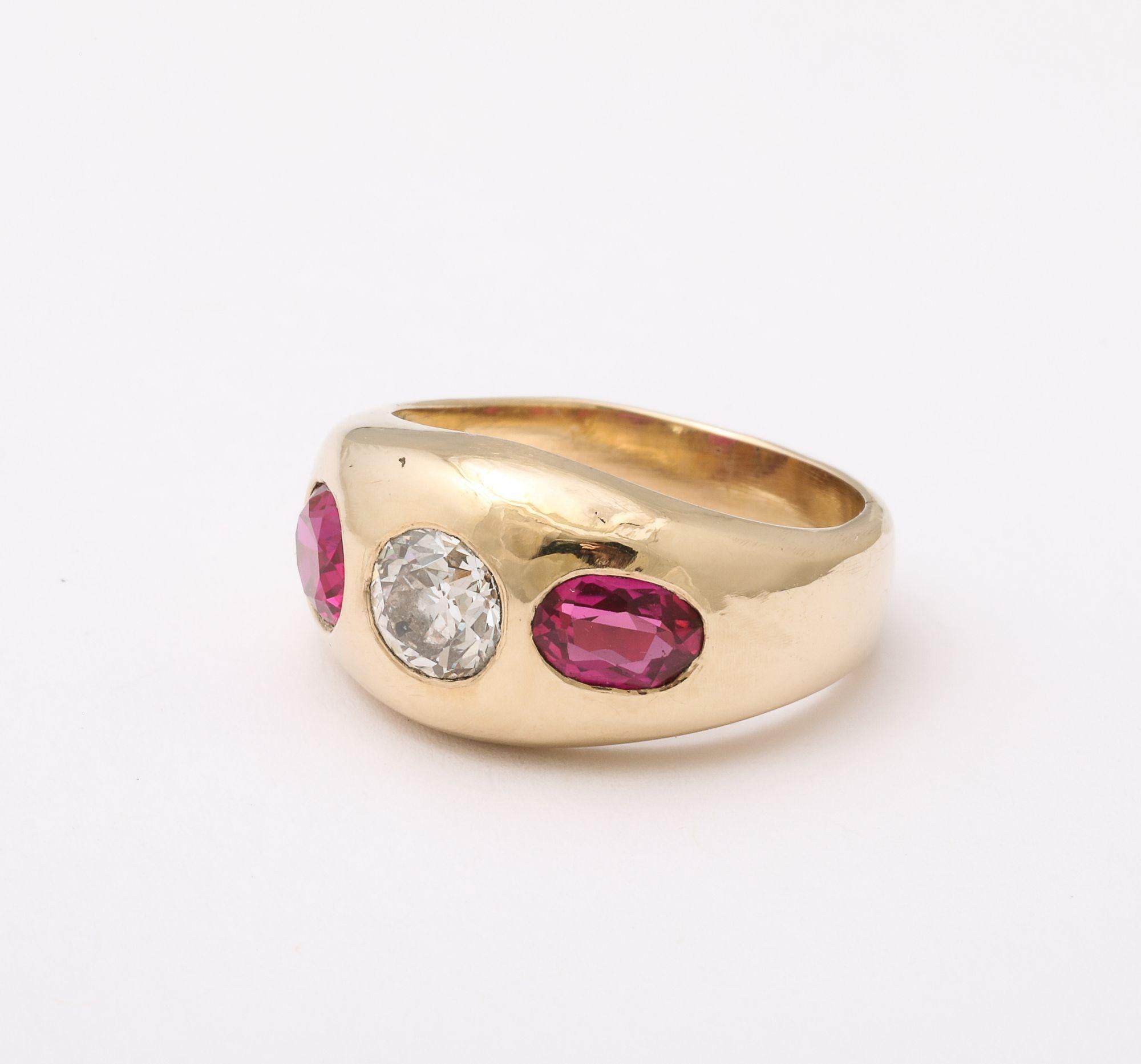Three Stone Diamond and Natural Ruby Gold Ring For Sale 3
