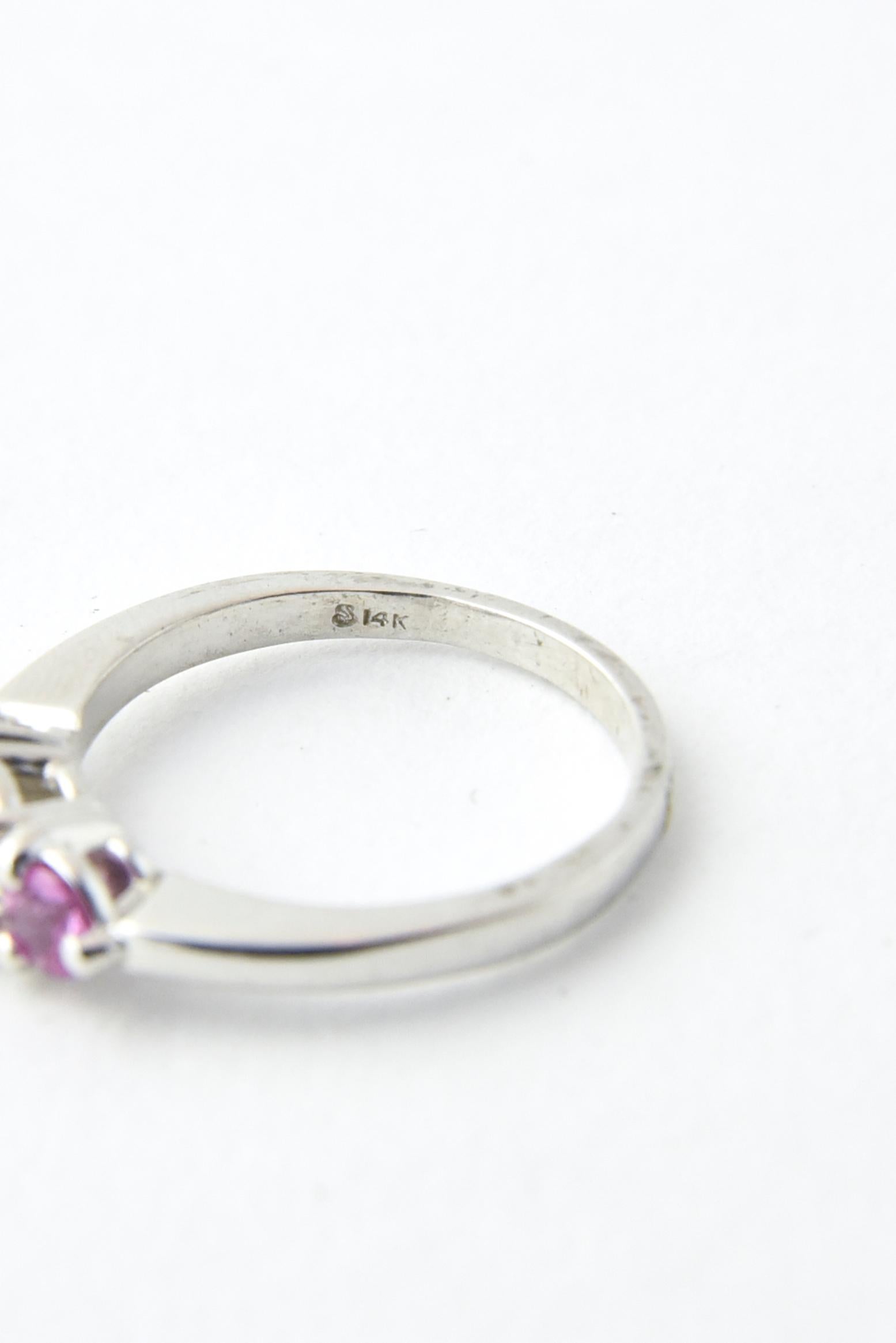 Three-Stone Diamond and Pink Sapphire White Gold Ring In Good Condition In Miami Beach, FL
