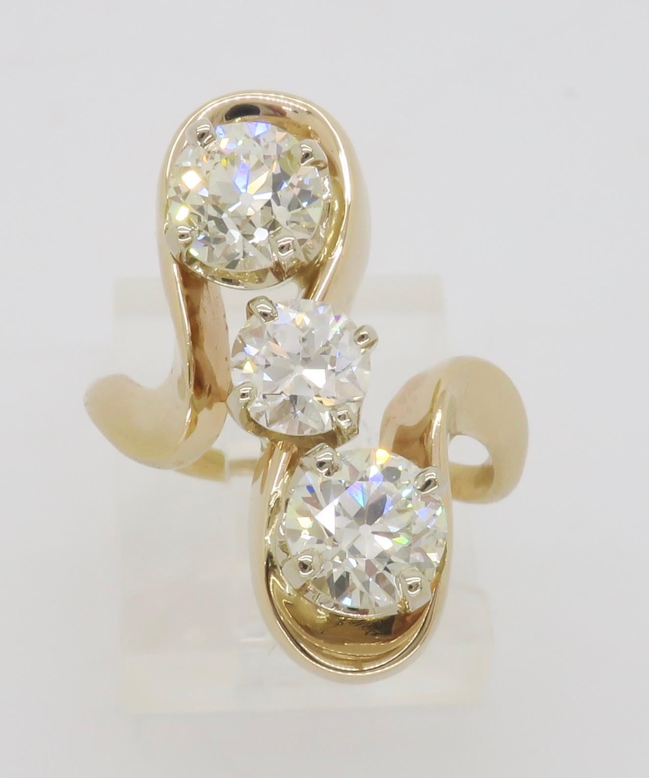 Dreistein-Diamant-Cocktailring in freiem Design Damen
