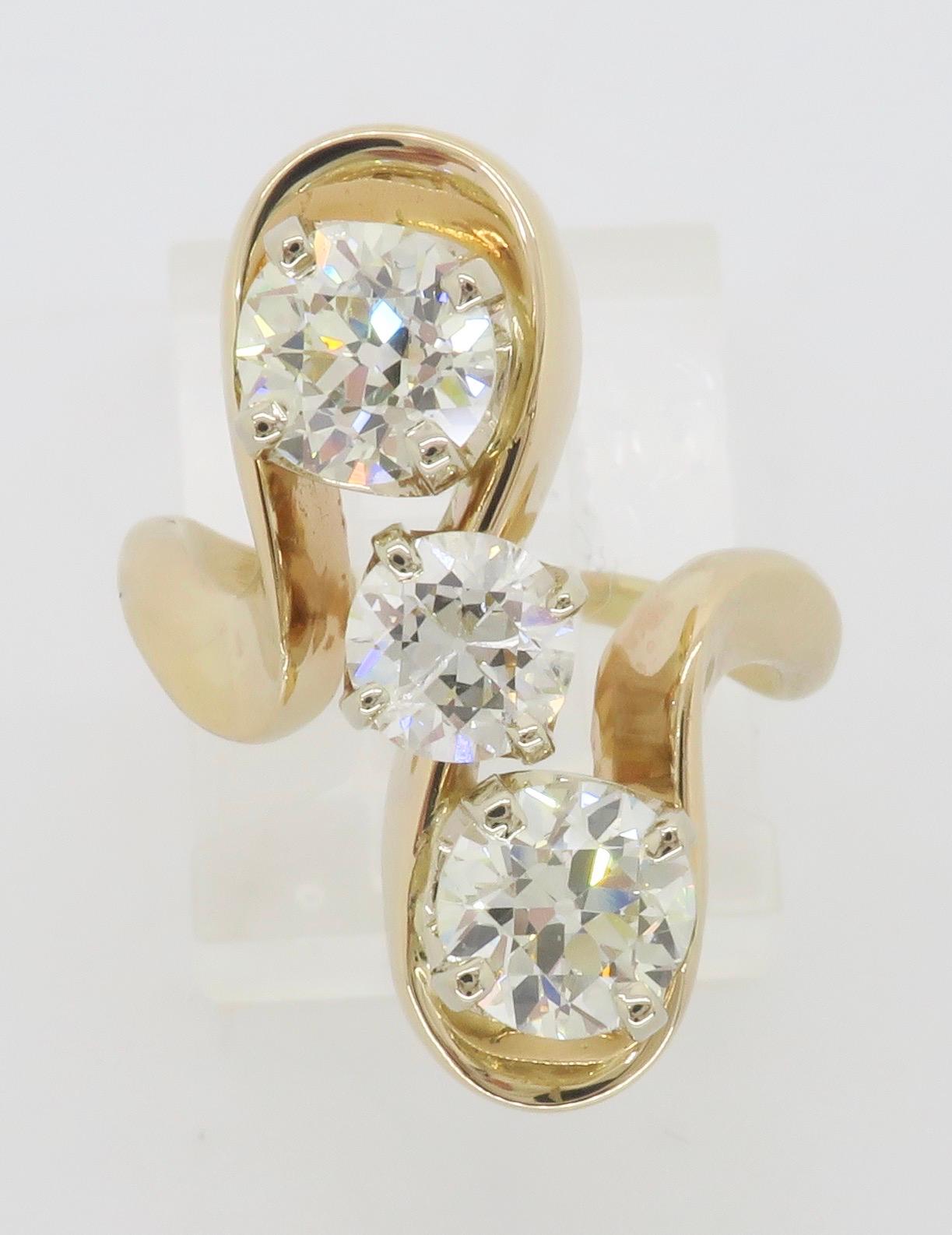 Dreistein-Diamant-Cocktailring in freiem Design 2