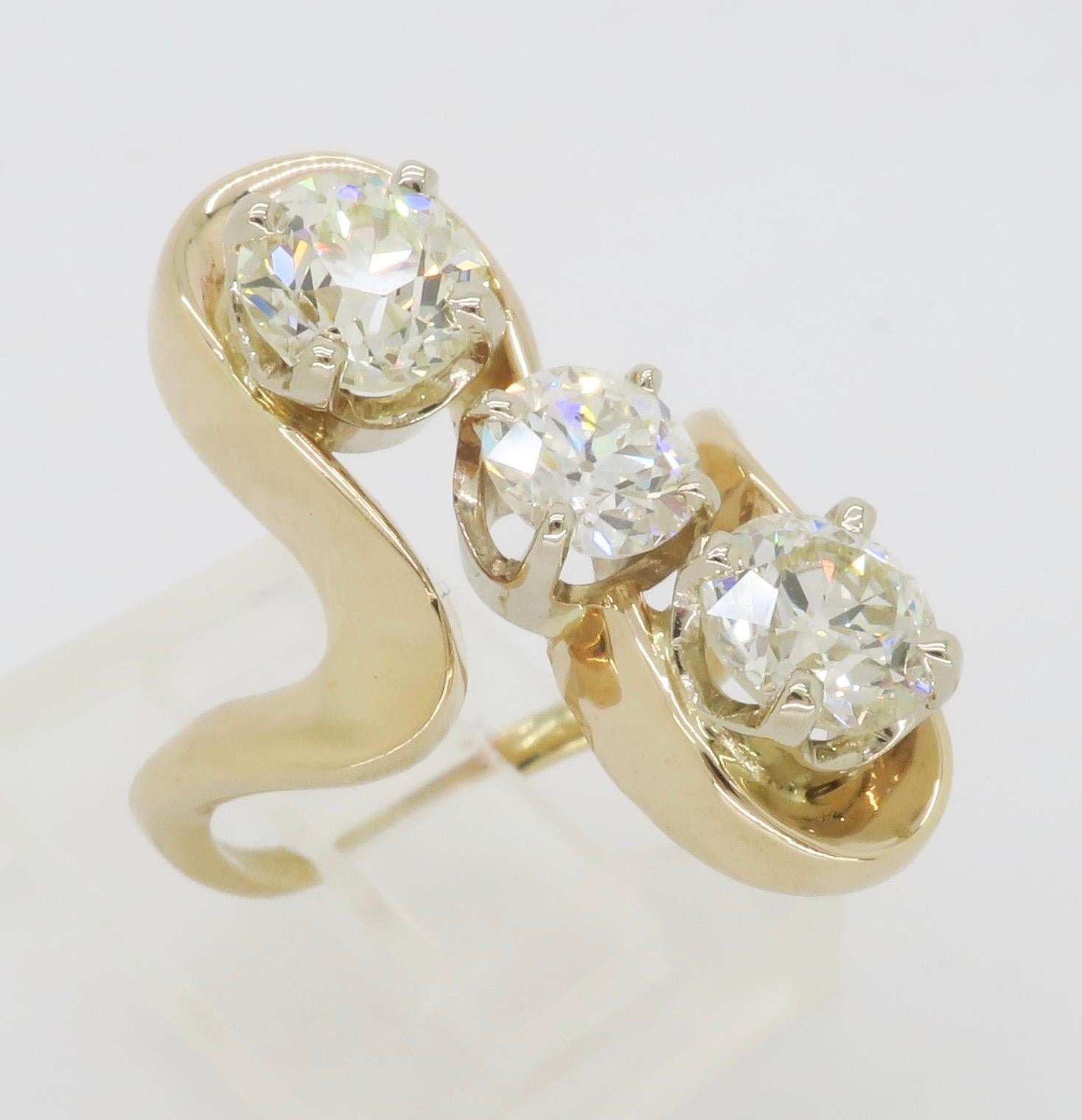 Dreistein-Diamant-Cocktailring in freiem Design 4