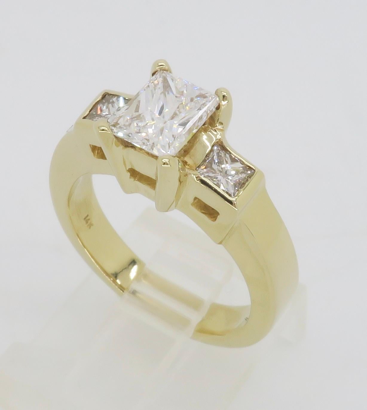 Diamant-Verlobungsring mit drei Steinen 11