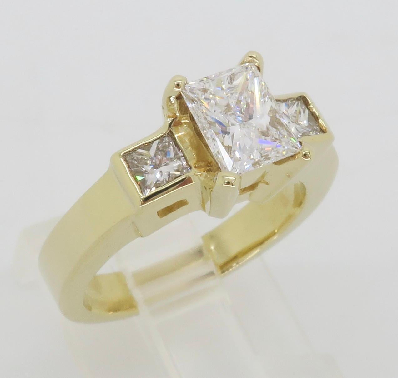 Diamant-Verlobungsring mit drei Steinen 12