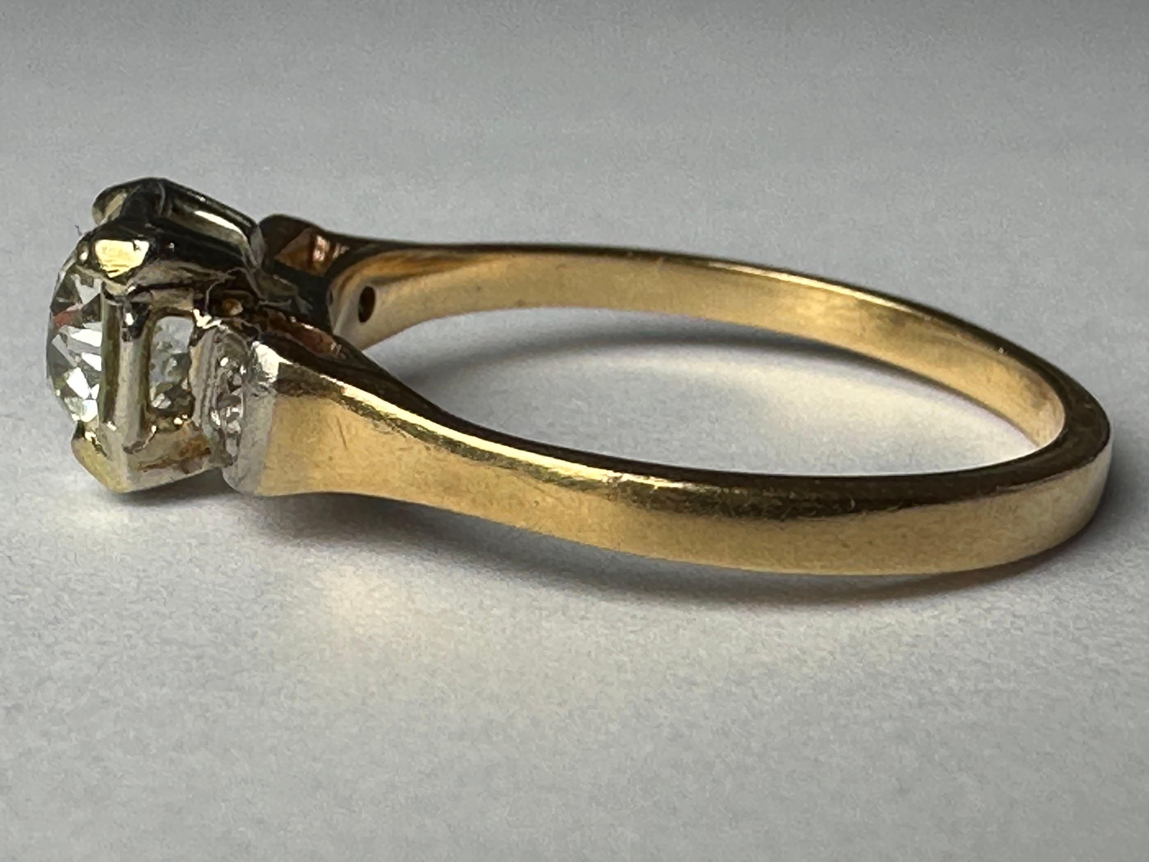 Dreisteiniger Diamant-Verlobungsring  im Zustand „Gut“ im Angebot in Denver, CO