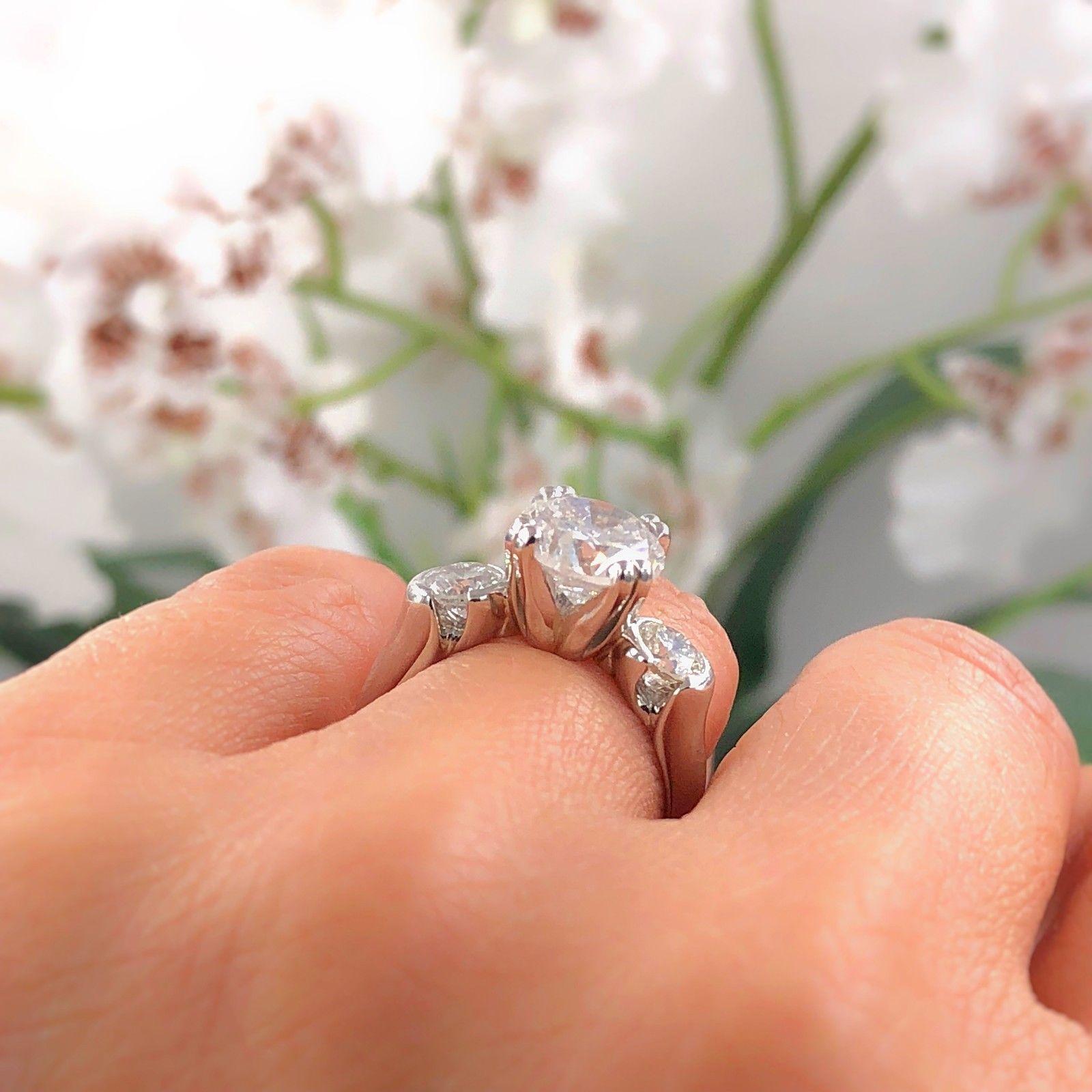 Round Cut Three-Stone Diamond Engagement Ring Round 2.93 Carat 18 Karat White Gold For Sale