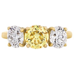 Anello Cartier con diamante giallo Vivid Diamonds