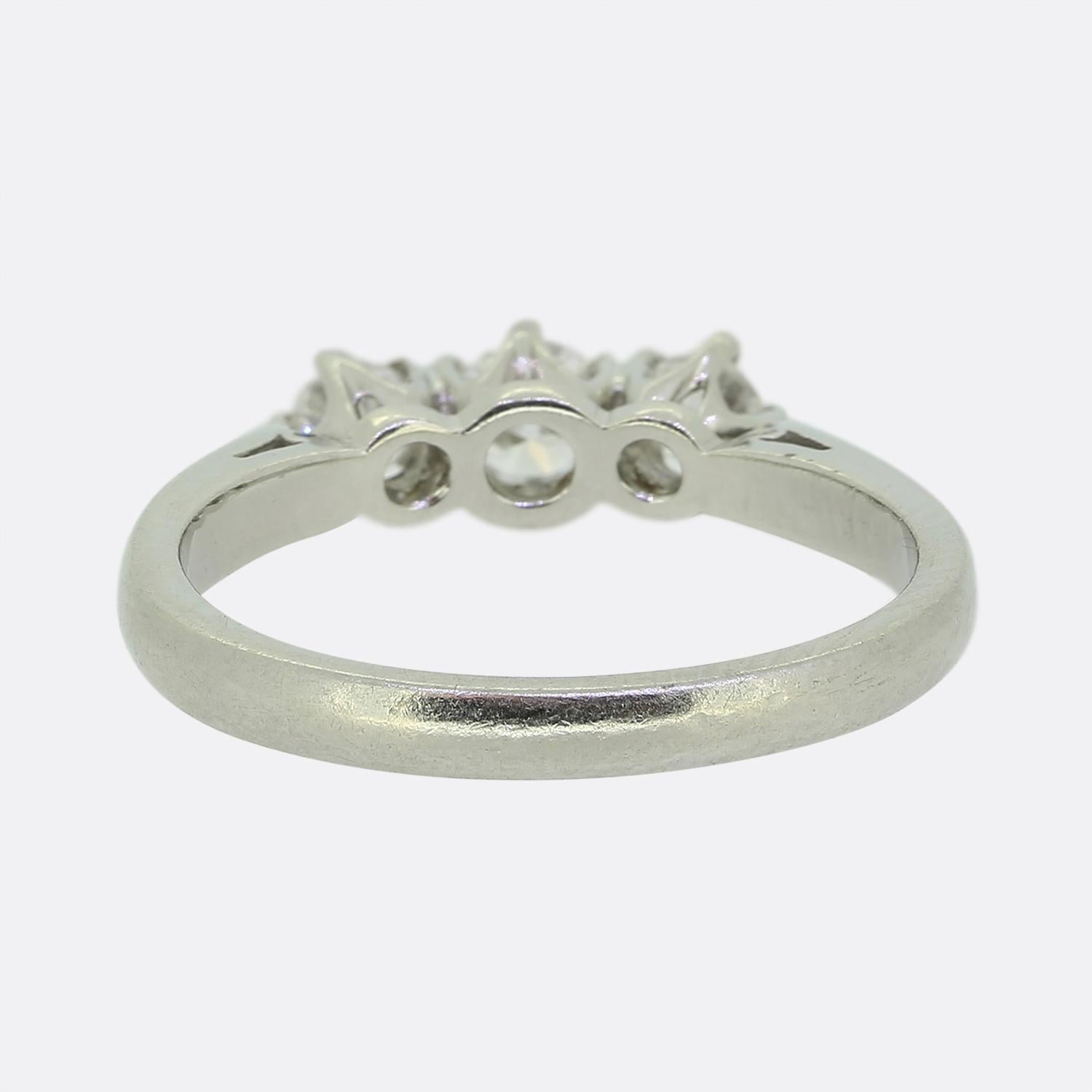 Three-Stone Diamond Ring In Good Condition For Sale In London, GB