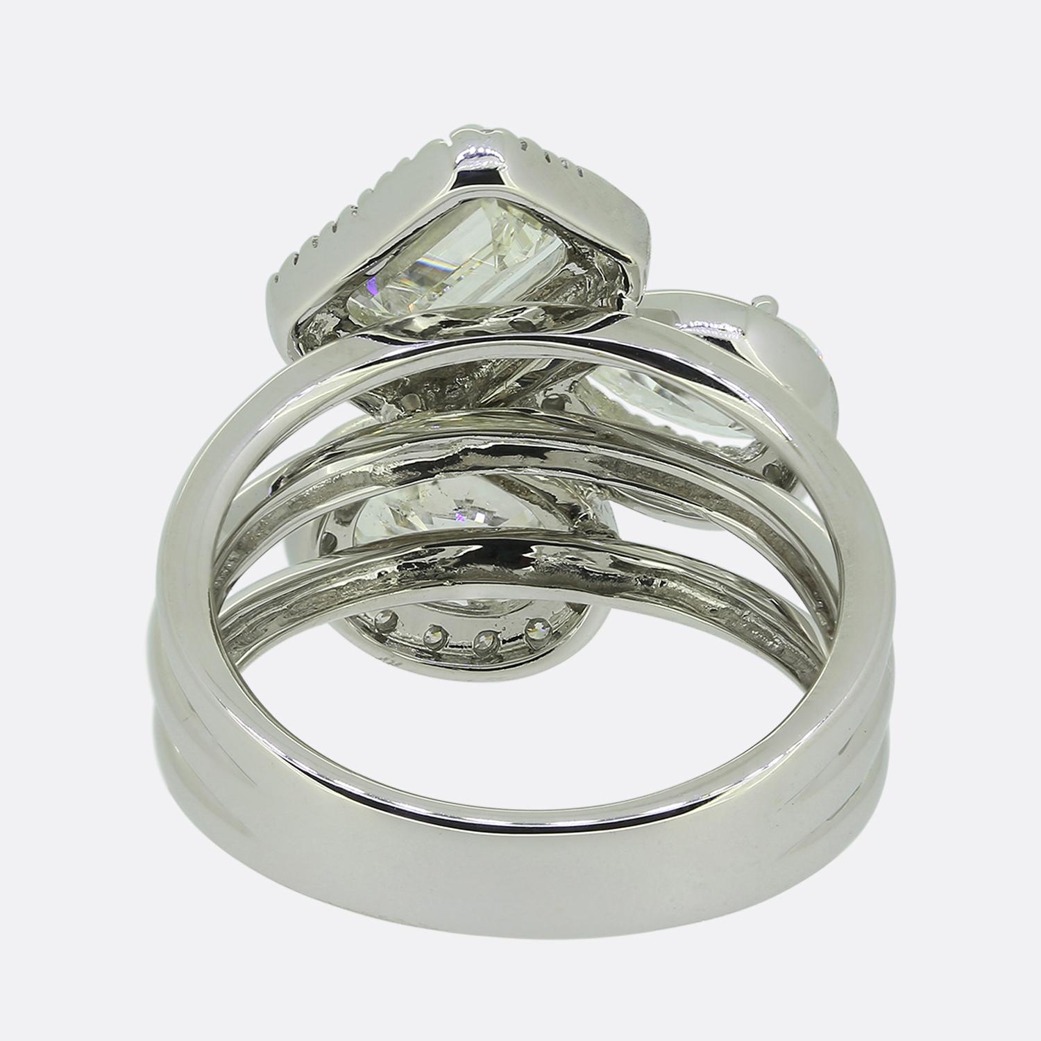Bague à trois pierres et diamants Bon état - En vente à London, GB