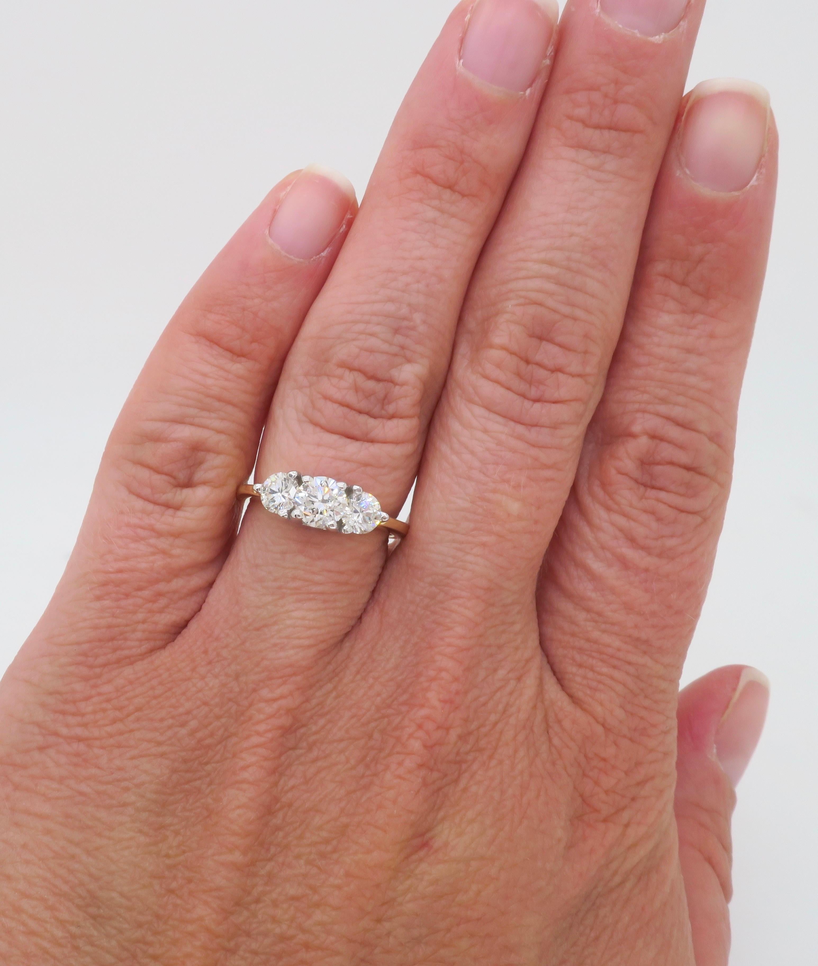 Women's or Men's Three Stone Diamond Ring For Sale