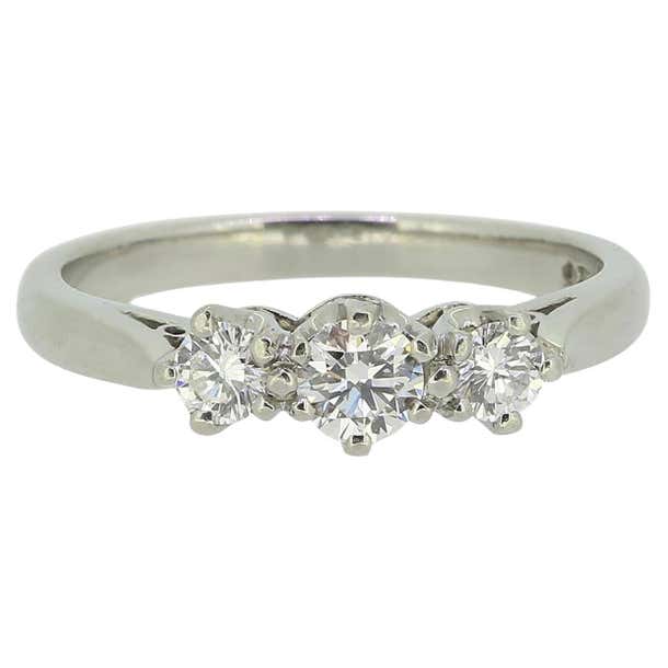 Three-Stone Diamond Ring For Sale at 1stDibs