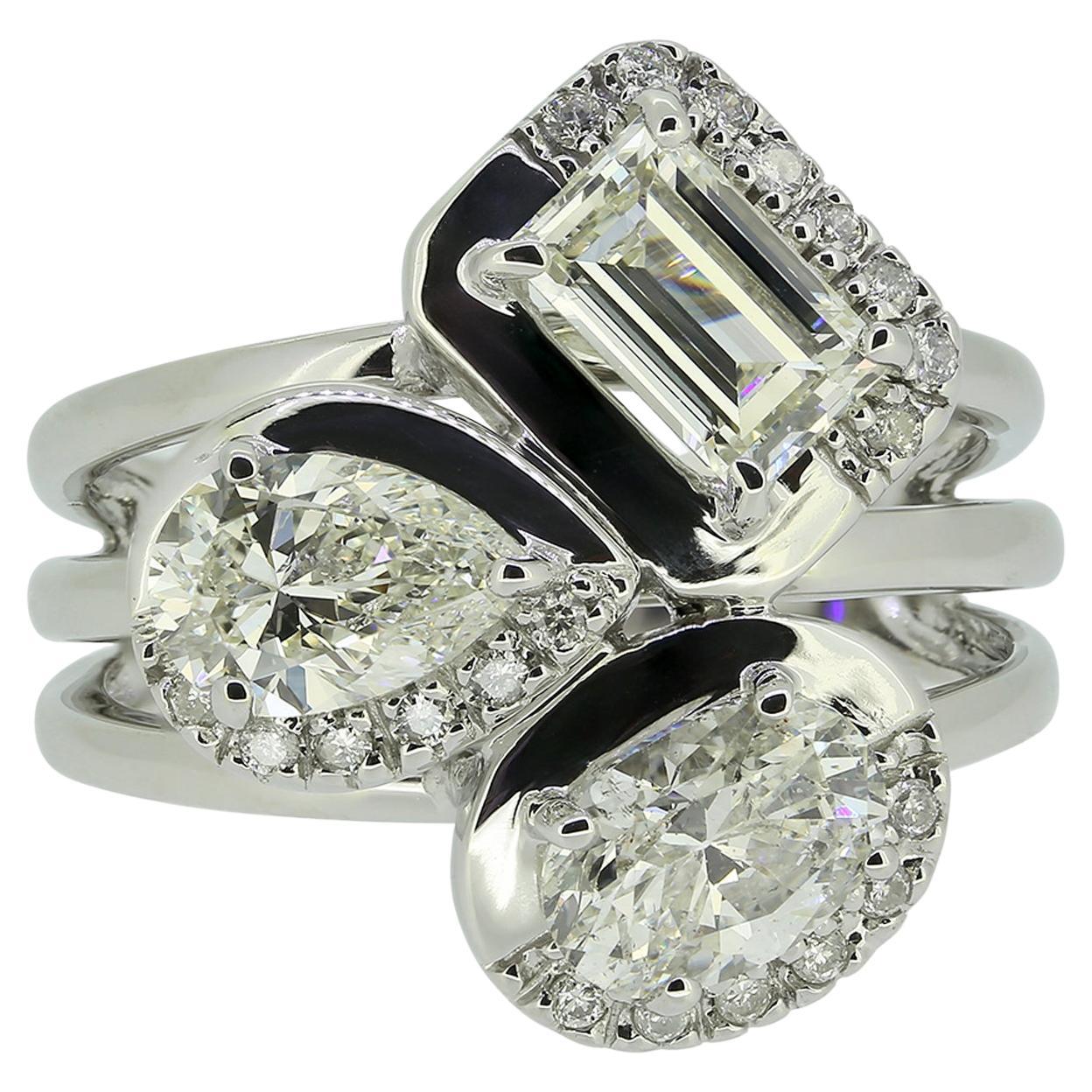 Bague à trois pierres et diamants en vente