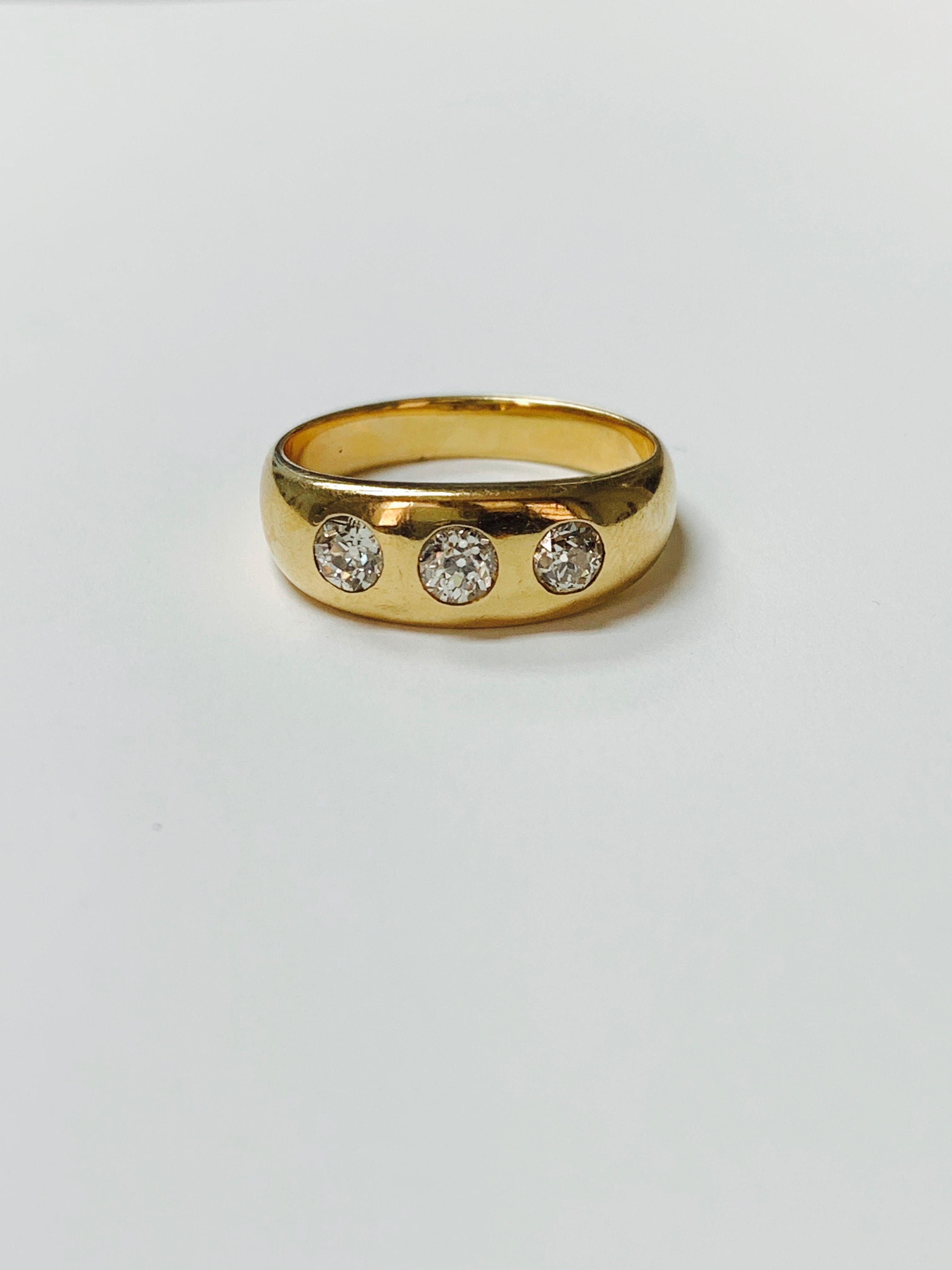 Round Cut Three Stone Diamond Ring in 14K Yellow Gold For Sale