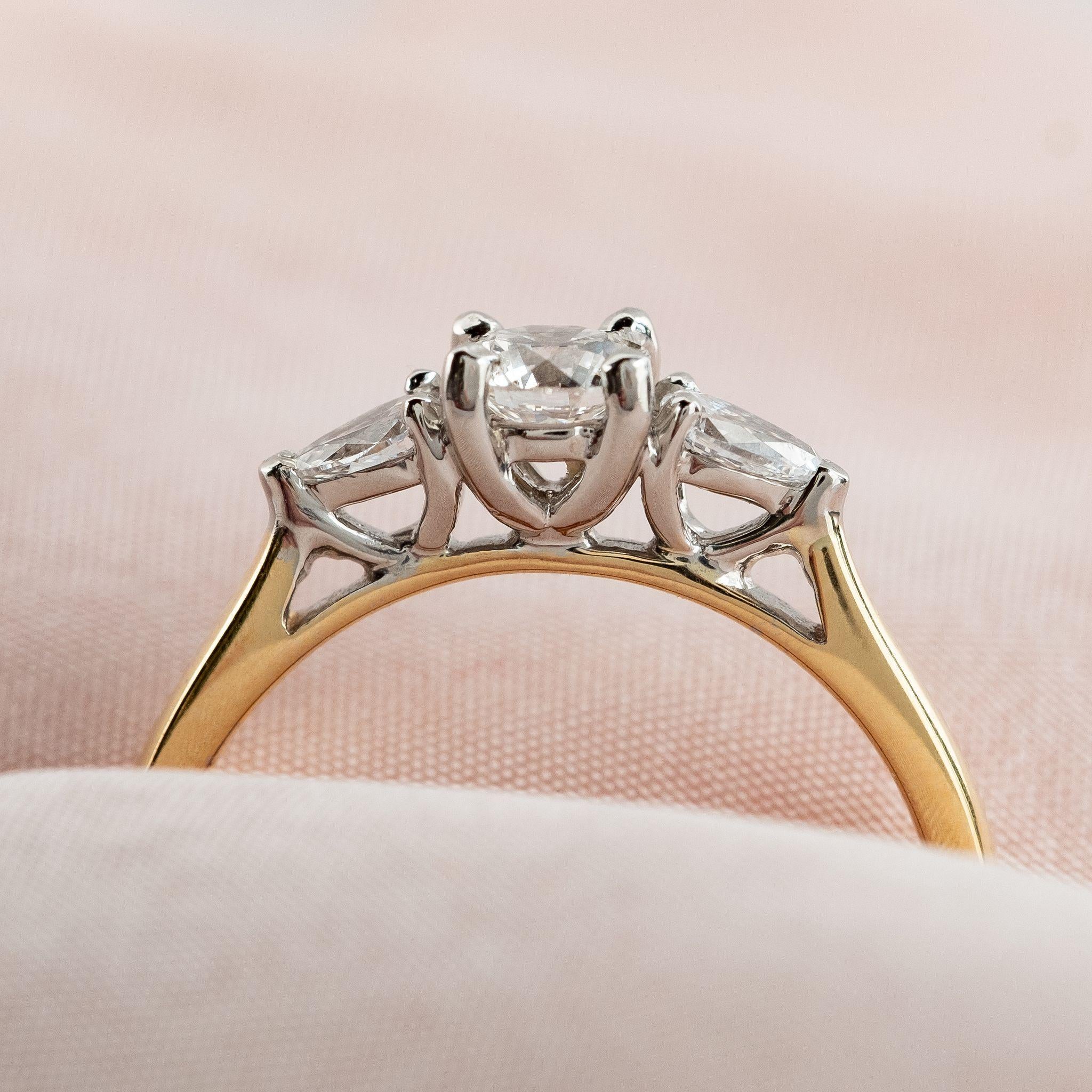 Contemporary Three Stone Diamond Ring in 18ct Gold For Sale