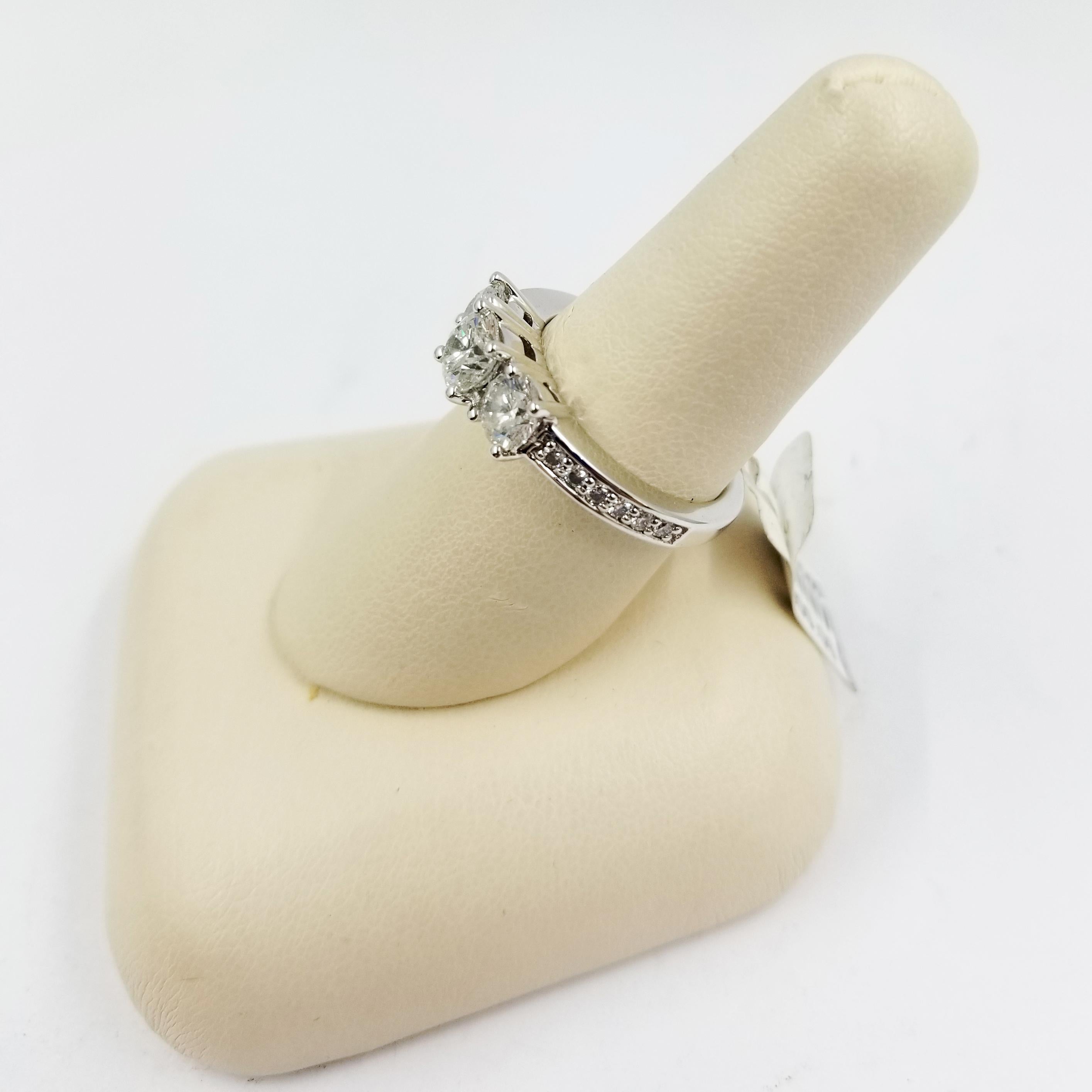 Three-Stone Diamond Ring with Accents In Excellent Condition For Sale In Coral Gables, FL