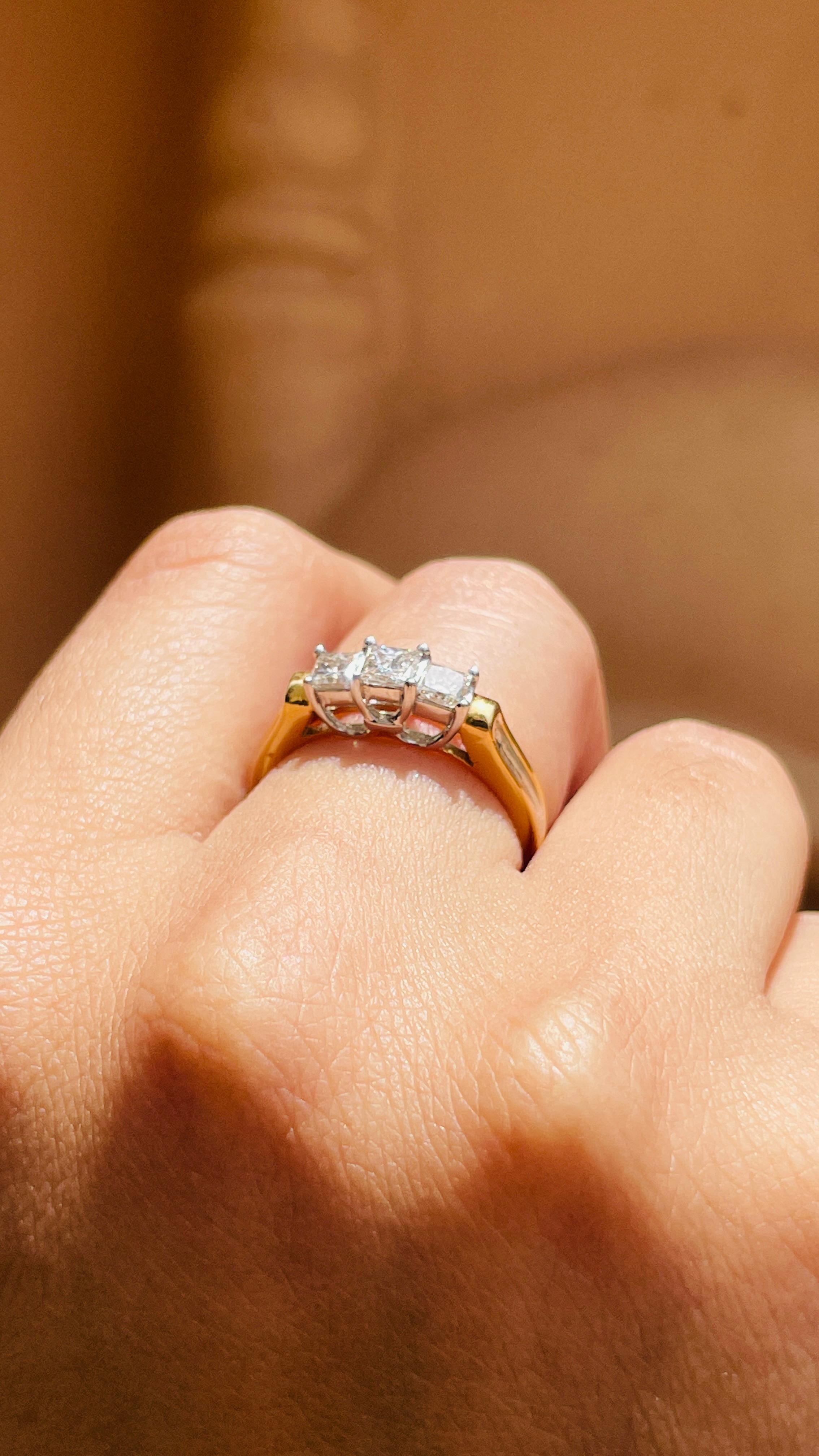 For Sale:  Unisex Diamond Three Stone Engagement Ring in 18 Karat Yellow Gold 8