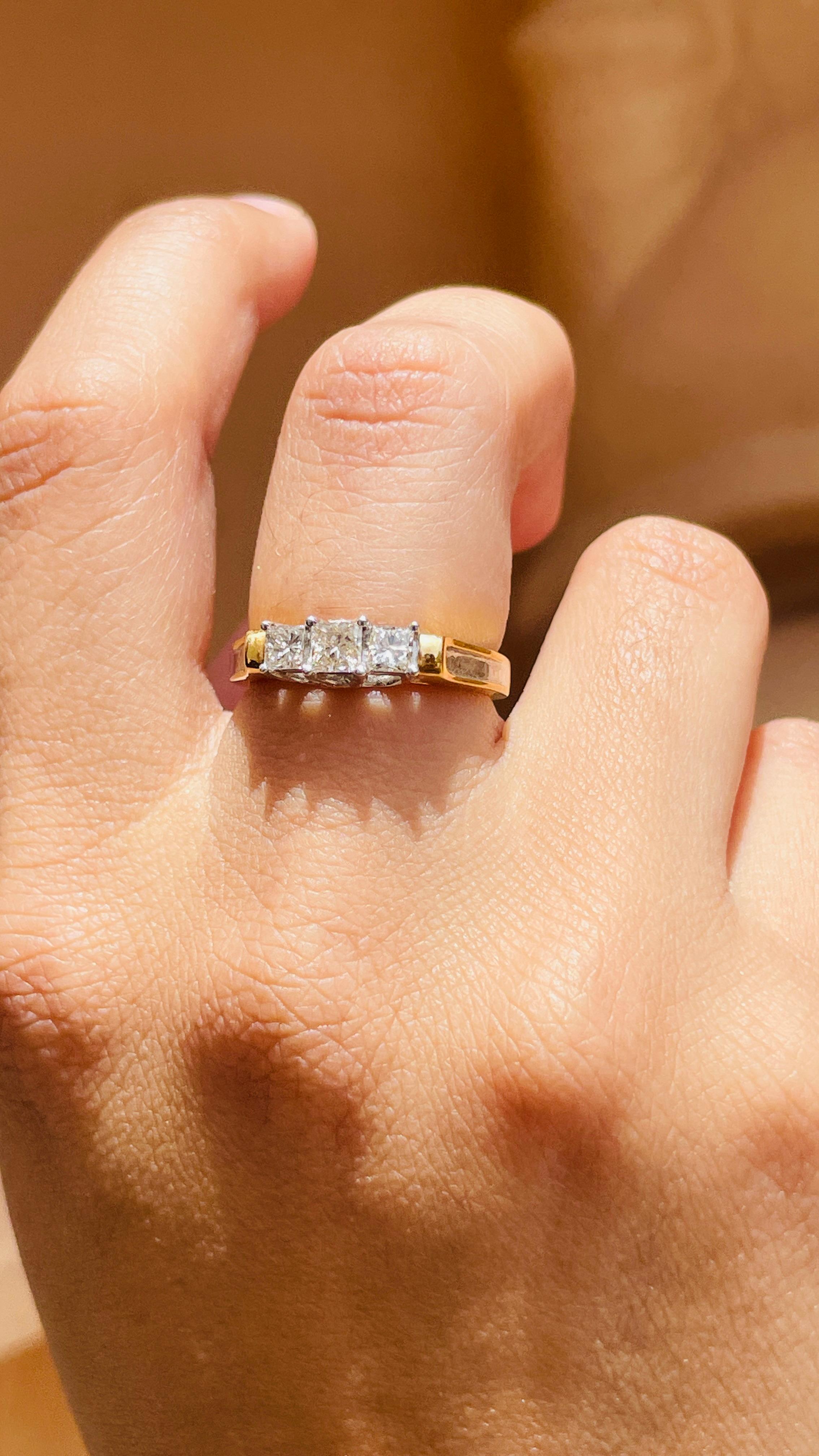 For Sale:  Unisex Diamond Three Stone Engagement Ring in 18 Karat Yellow Gold 9