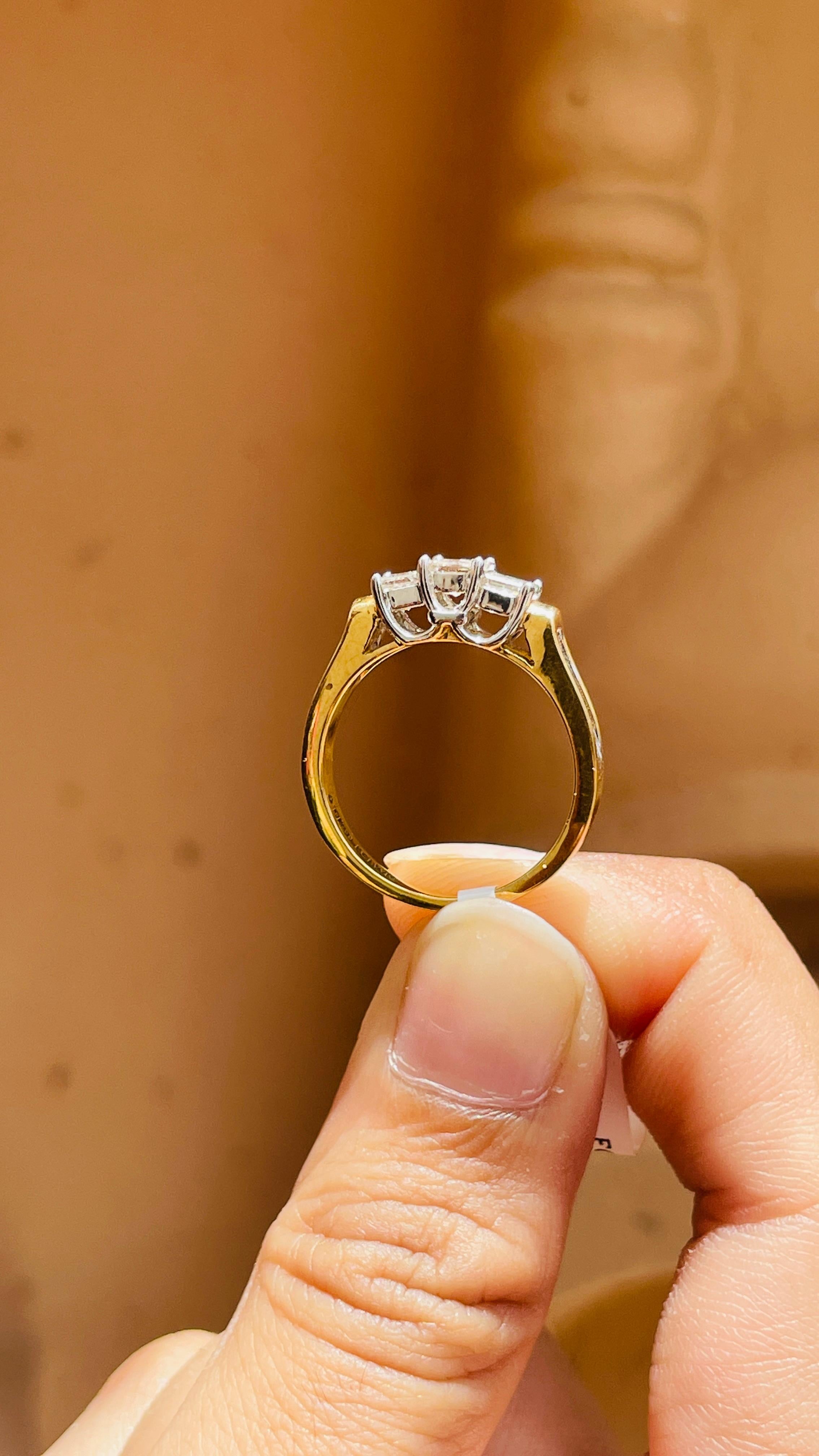 For Sale:  Unisex Diamond Three Stone Engagement Ring in 18 Karat Yellow Gold 14